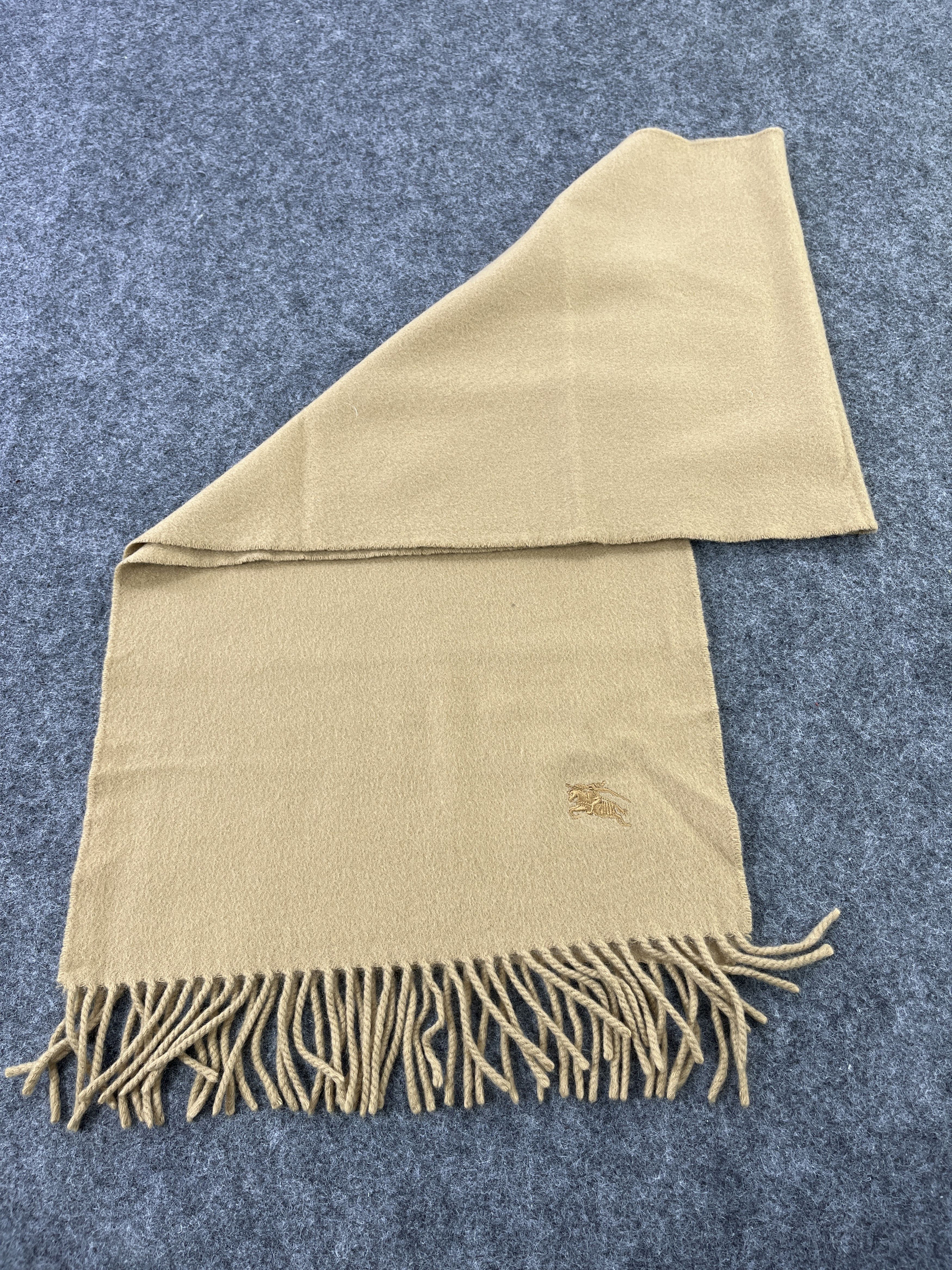 Vintage BURBERRY PLAIN SCARVES / MUFFLER / NECKWEAR T008 Size ONE SIZE - 4 Thumbnail