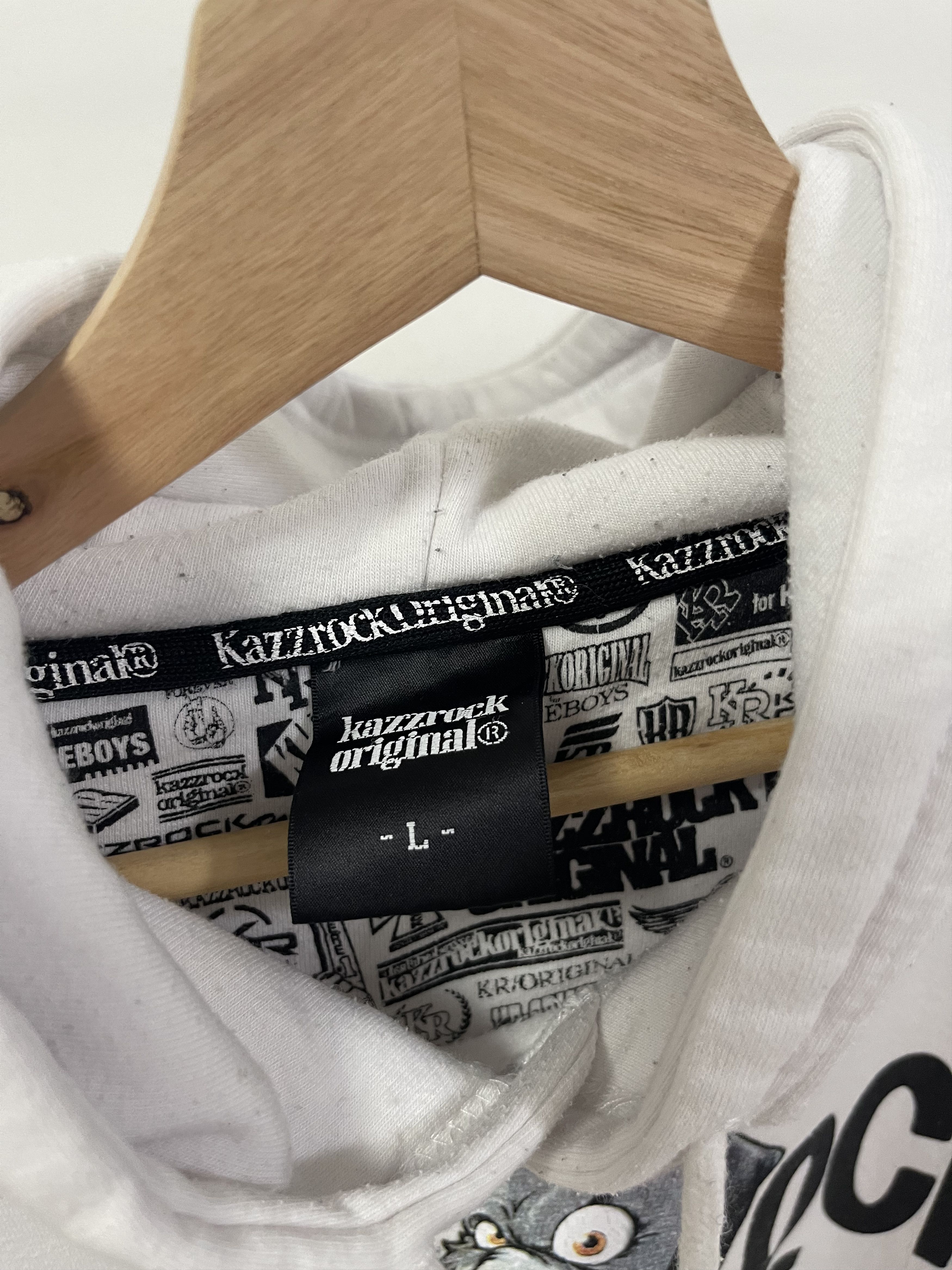Japanese Brand × Vintage Vintage Kazzrock Wolf Stake Big Logo Hoodie Sweatshirt Size US S / EU 44-46 / 1 - 11 Thumbnail
