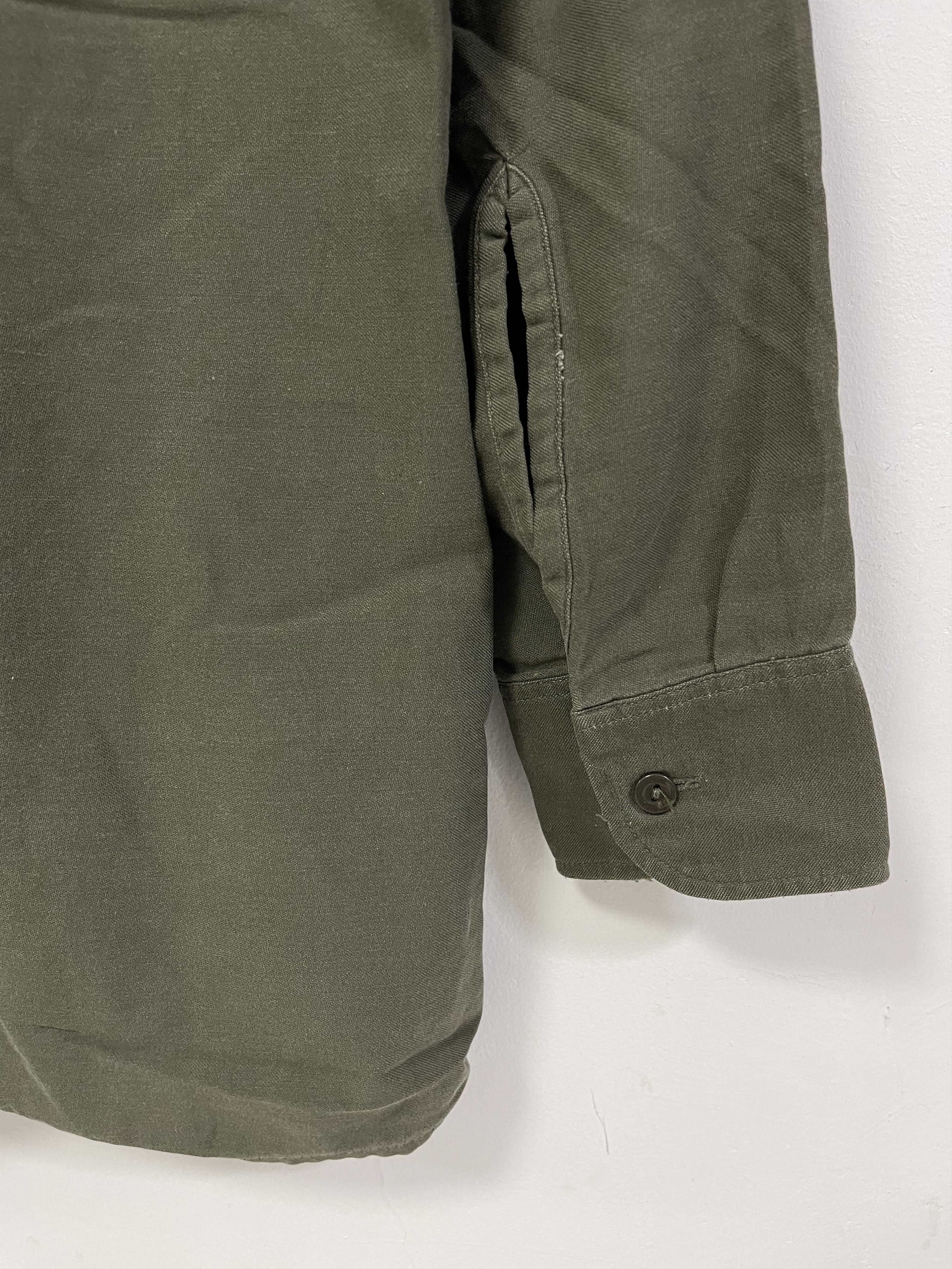 Vintage Vintage 1989 Germany Army Military Button Up Shirt Size US S / EU 44-46 / 1 - 8 Thumbnail