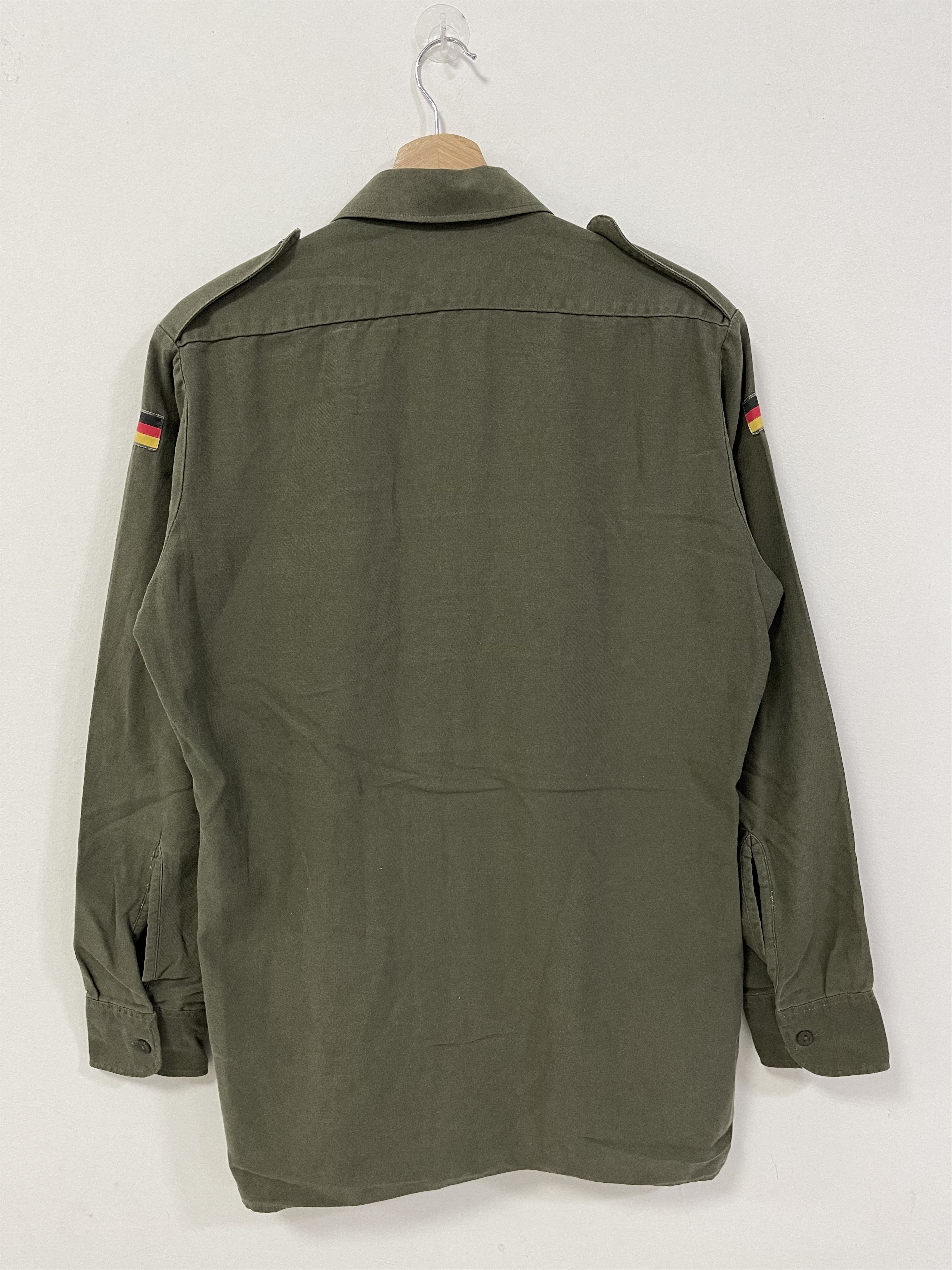 Vintage Vintage 1989 Germany Army Military Button Up Shirt Size US S / EU 44-46 / 1 - 7 Thumbnail