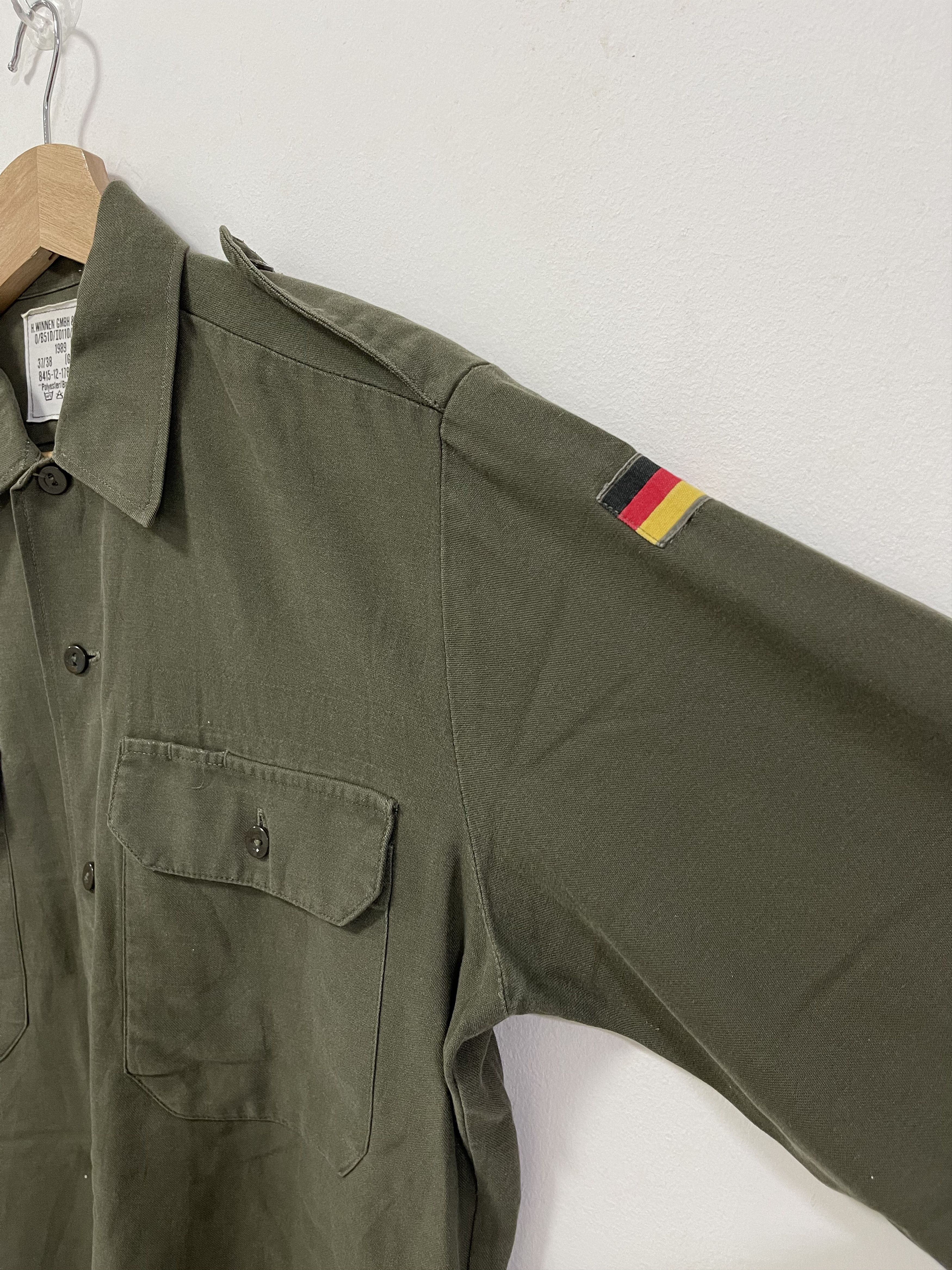 Vintage Vintage 1989 Germany Army Military Button Up Shirt Size US S / EU 44-46 / 1 - 3 Thumbnail
