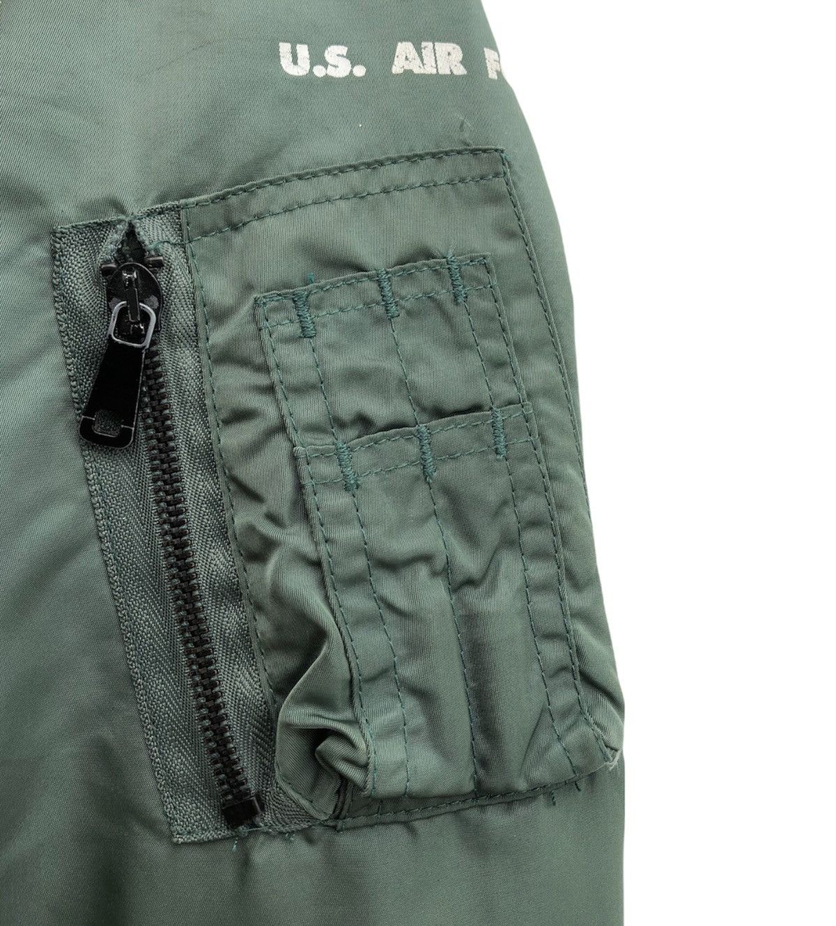 Vintage Vintage U.S Air Force Flying Jacket Man's Intermediate Ma-1 Size US L / EU 52-54 / 3 - 6 Thumbnail