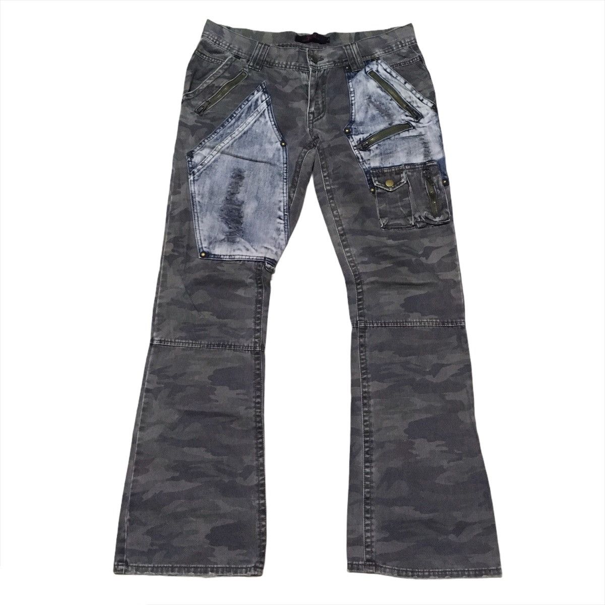 Japanese Brand Japanese Brand Camouflage Cargo Multipocket Distressed Size US 33 - 1 Thumbnail