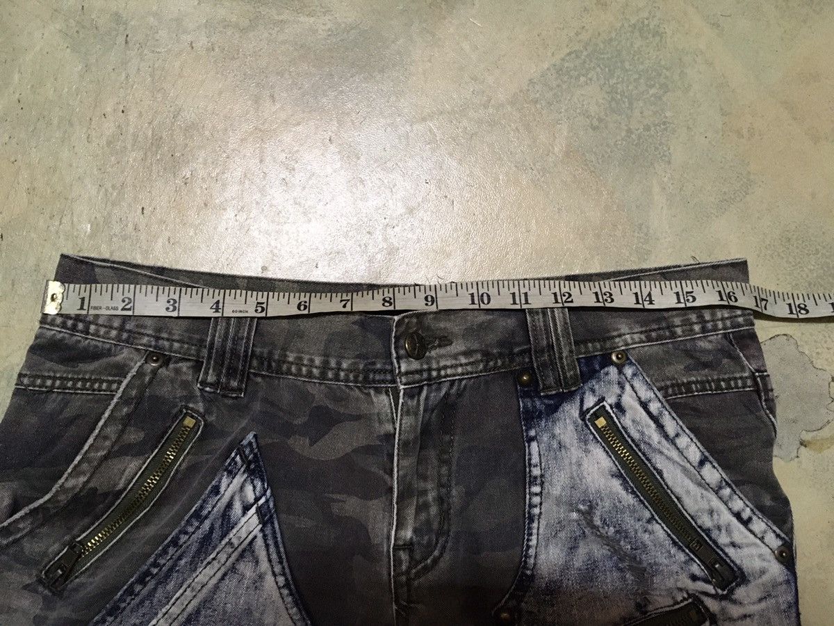 Japanese Brand Japanese Brand Camouflage Cargo Multipocket Distressed Size US 33 - 13 Thumbnail