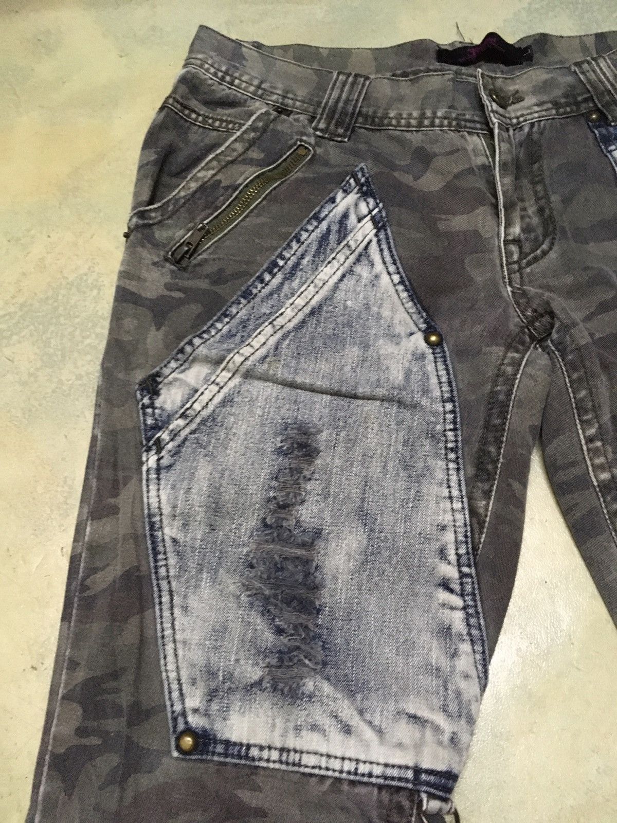 Japanese Brand Japanese Brand Camouflage Cargo Multipocket Distressed Size US 33 - 6 Thumbnail