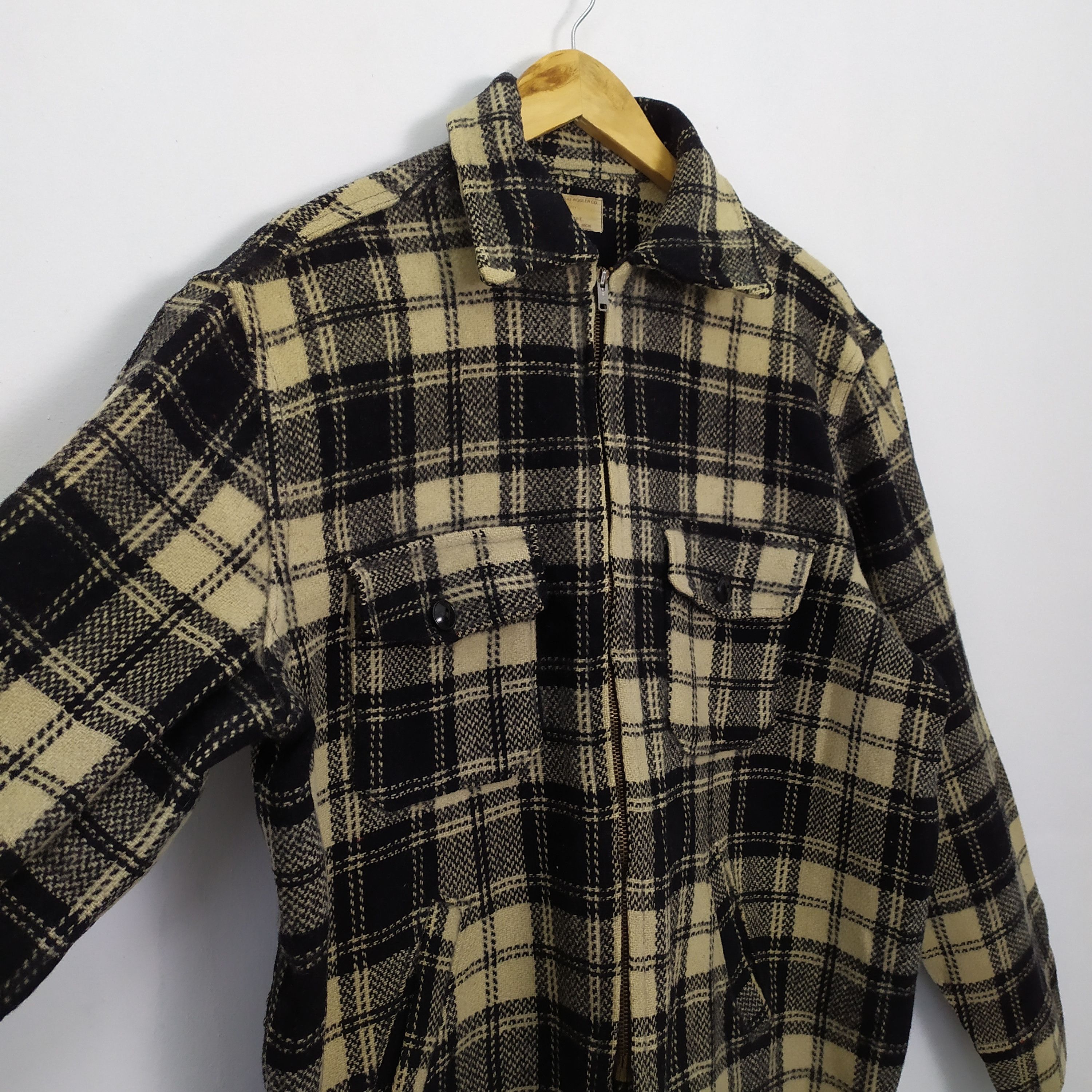 Vintage VINTAGE TRAVERSE WOOLEN CO. TARTAN PLAID WOOL JACKET Size US L / EU 52-54 / 3 - 7 Thumbnail