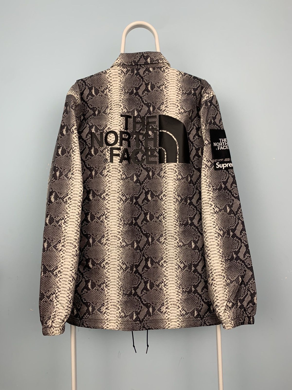 Supreme × The North Face 2018 Supreme North Face Snakeskin Taped Seam Coaches Jacket Size US L / EU 52-54 / 3 - 12 Thumbnail