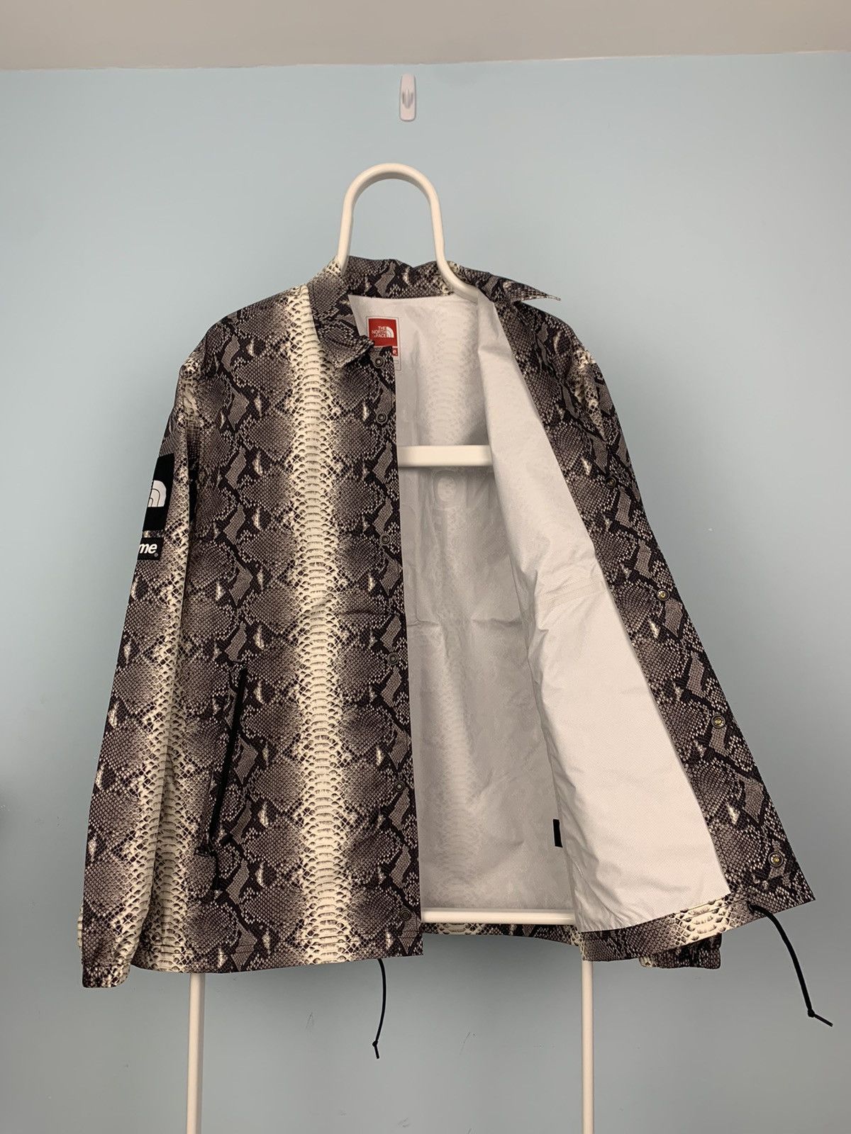 Supreme × The North Face 2018 Supreme North Face Snakeskin Taped Seam Coaches Jacket Size US L / EU 52-54 / 3 - 8 Thumbnail