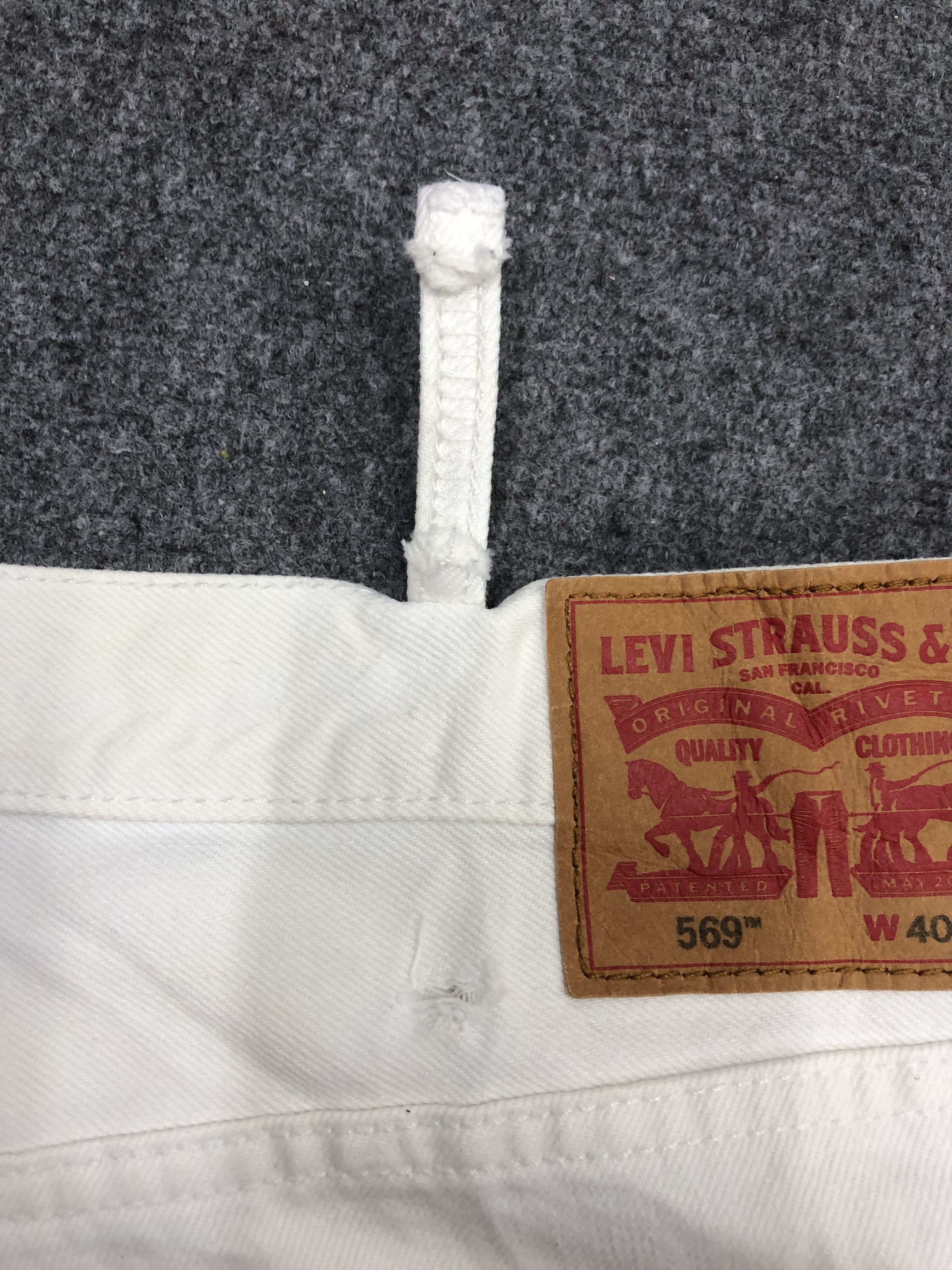 Levi's Vintage Levis 569 Jeans DP1058 Size US 43 - 14 Thumbnail
