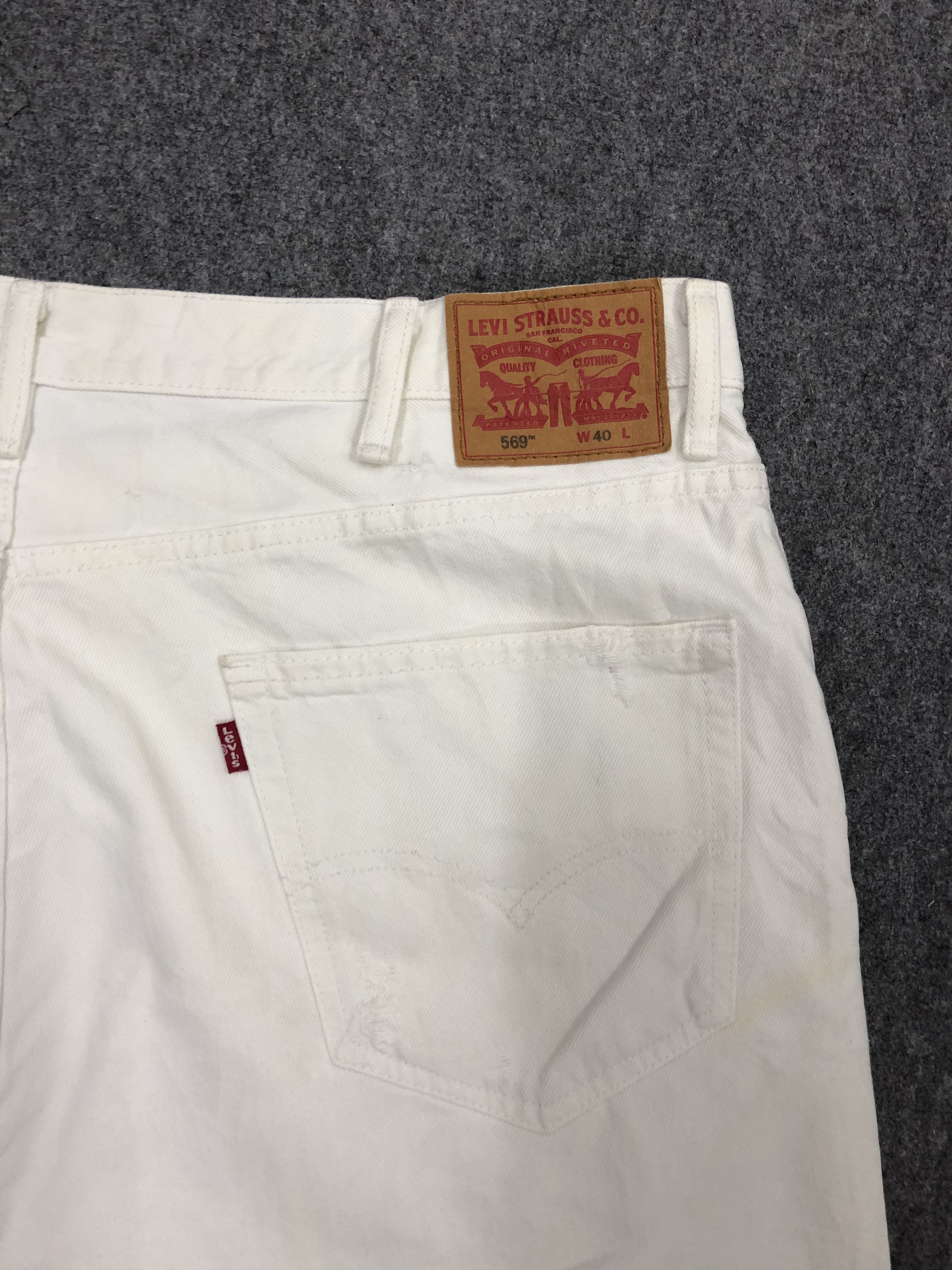 Levi's Vintage Levis 569 Jeans DP1058 Size US 43 - 12 Thumbnail