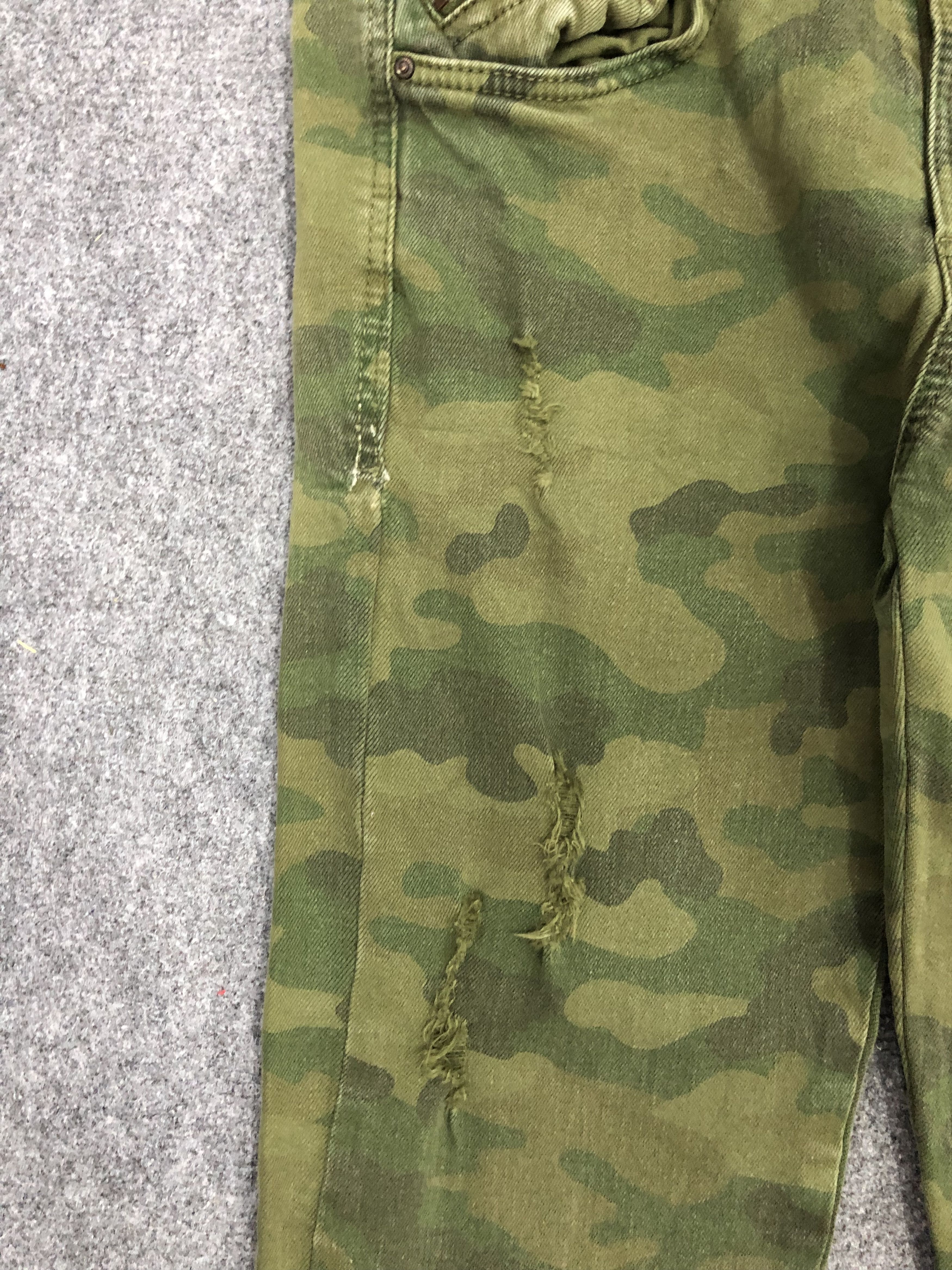 Vintage × Zara Vintage Zara Trafaluc Denimwear Camouflage Jeans Size US 26 / EU 42 - 11 Thumbnail