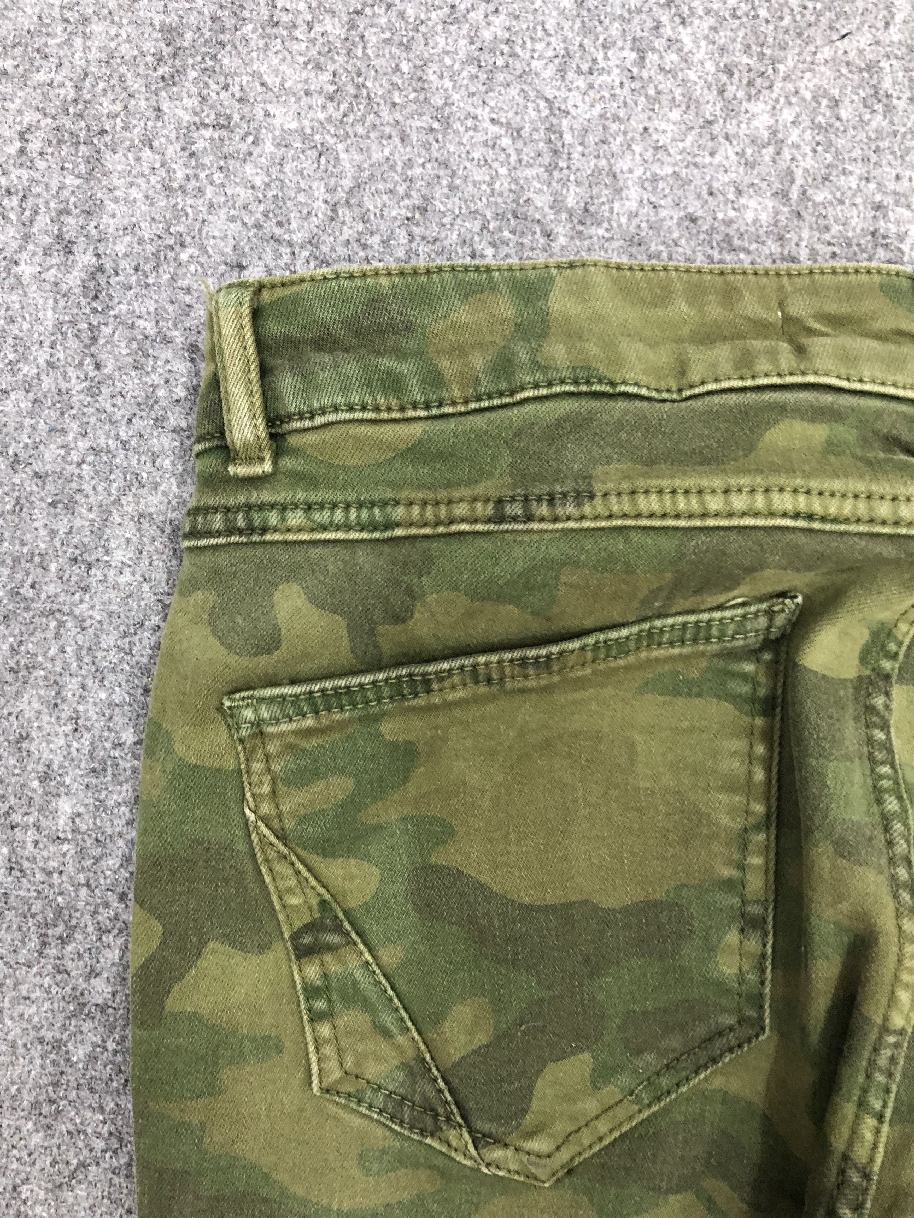 Vintage × Zara Vintage Zara Trafaluc Denimwear Camouflage Jeans Size US 26 / EU 42 - 16 Thumbnail