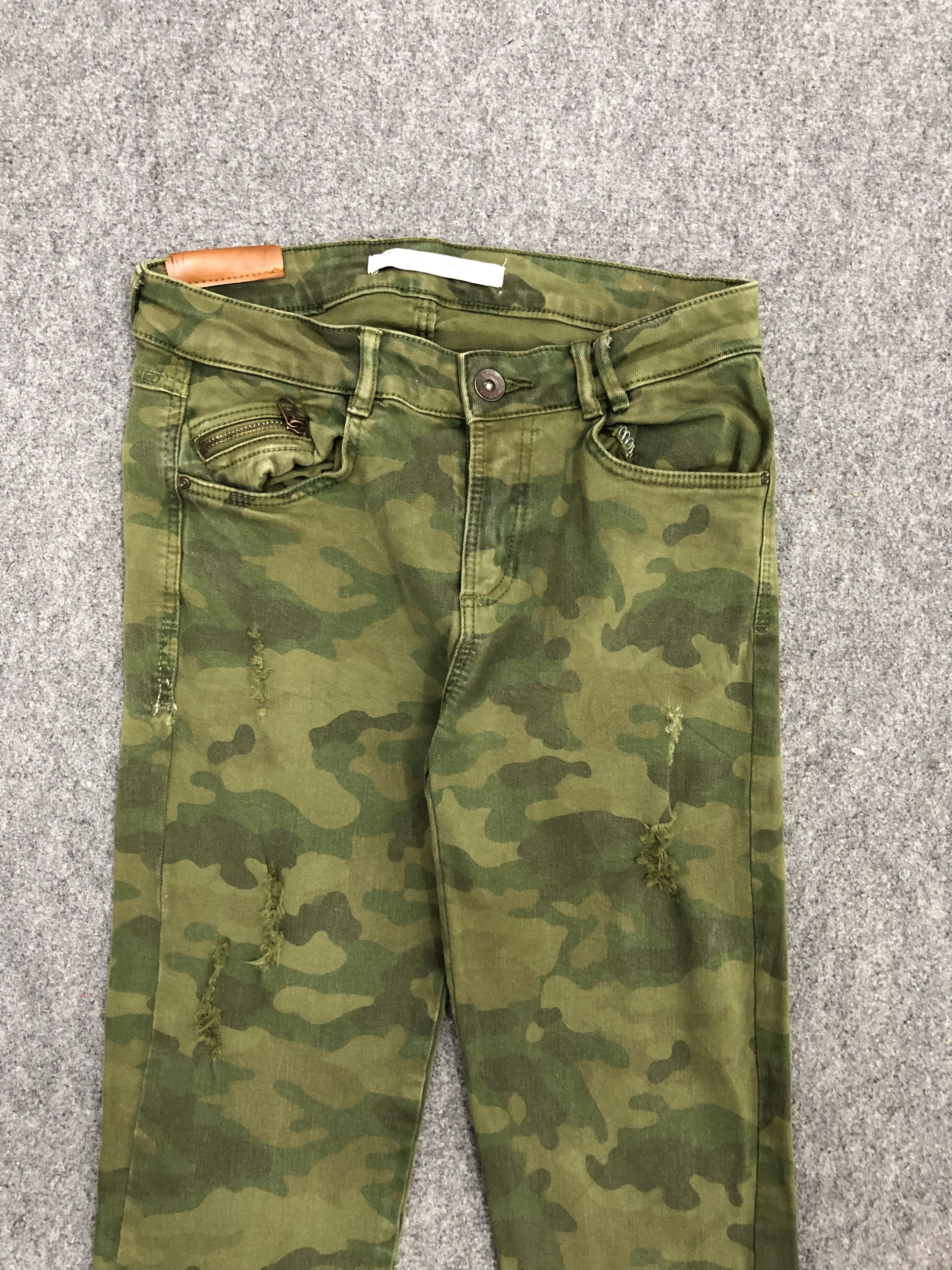 Vintage × Zara Vintage Zara Trafaluc Denimwear Camouflage Jeans Size US 26 / EU 42 - 2 Thumbnail