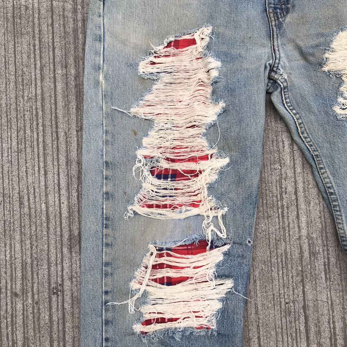Levi's Vintage 90s Levis 505 Repaired Patchwork Denim Jeans Cobain Size US 36 / EU 52 - 7 Thumbnail