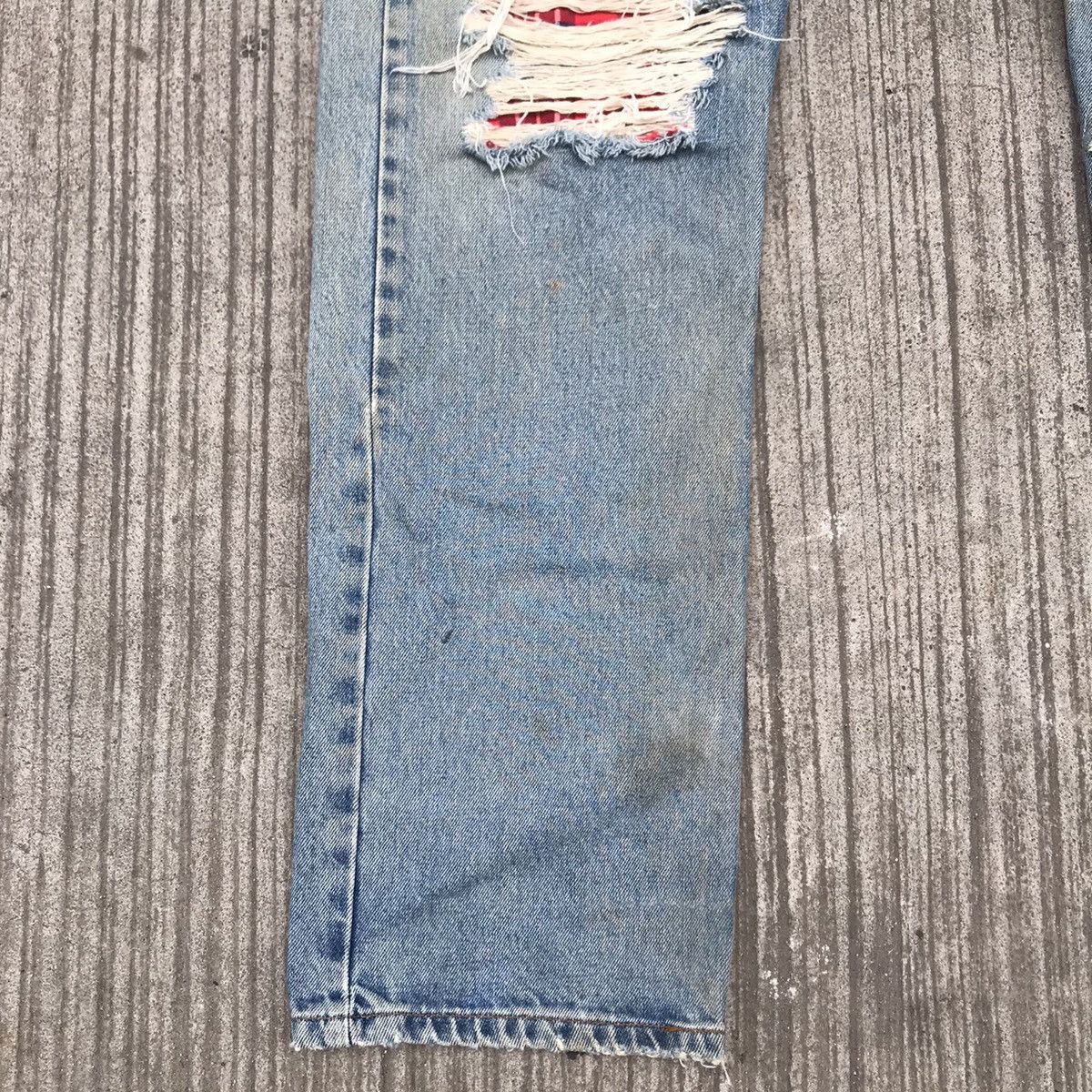 Levi's Vintage 90s Levis 505 Repaired Patchwork Denim Jeans Cobain Size US 36 / EU 52 - 9 Thumbnail