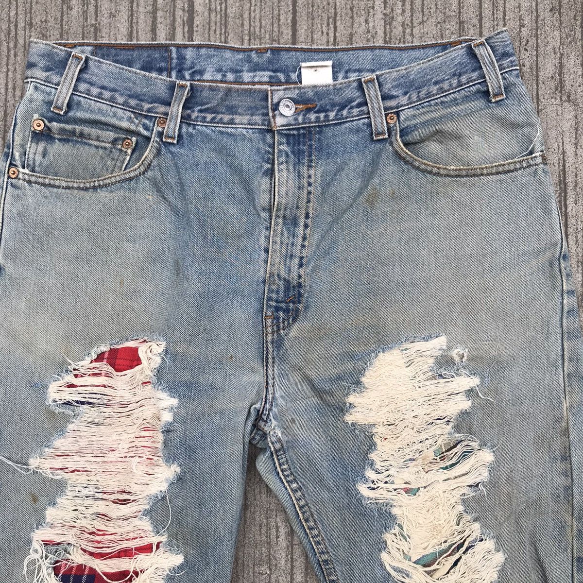 Levi's Vintage 90s Levis 505 Repaired Patchwork Denim Jeans Cobain Size US 36 / EU 52 - 4 Thumbnail