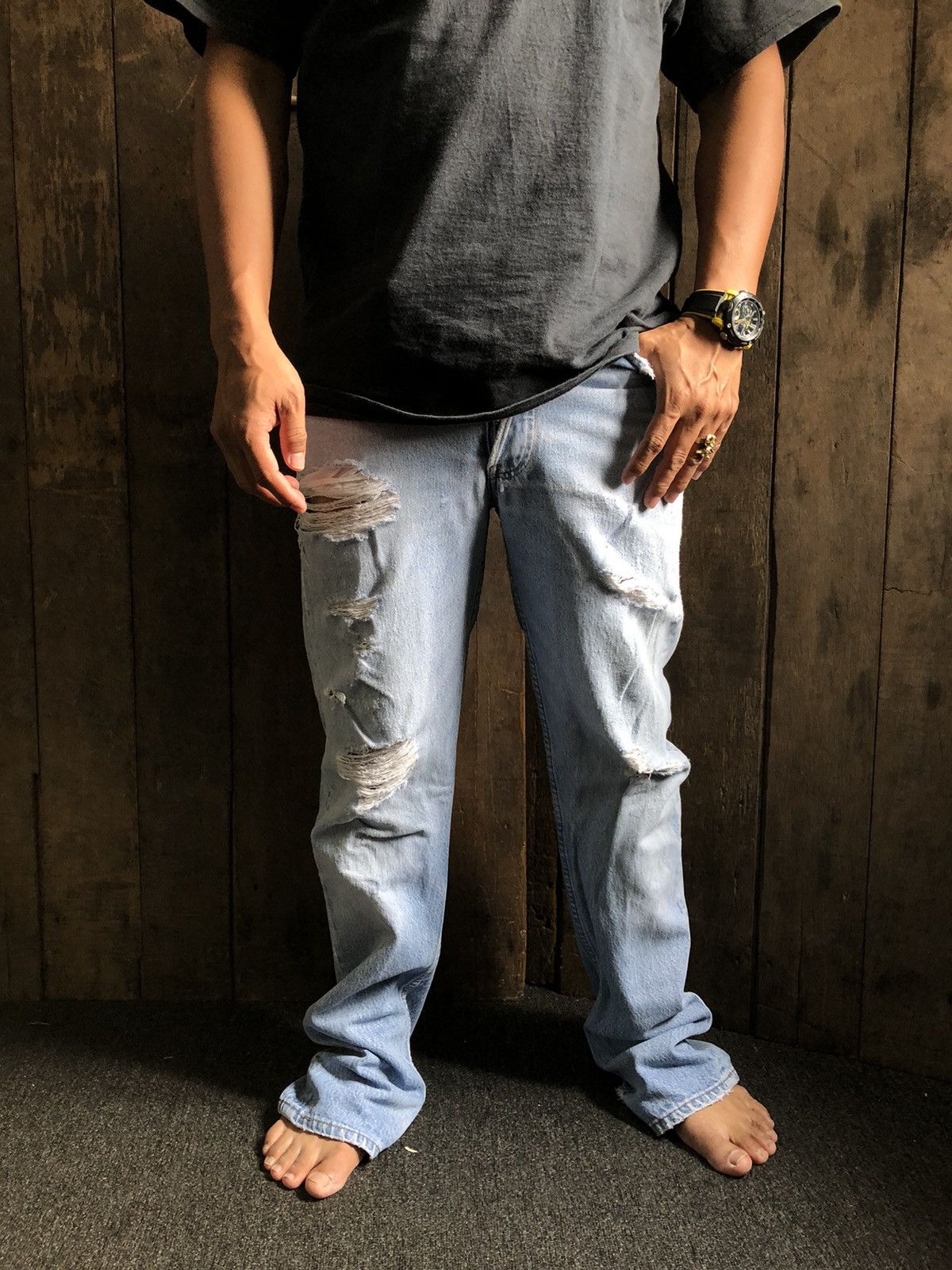 Levi's Vintage Clothing Vintage Levis 501 Distressed Denim Jeans Size US 31 - 15 Thumbnail