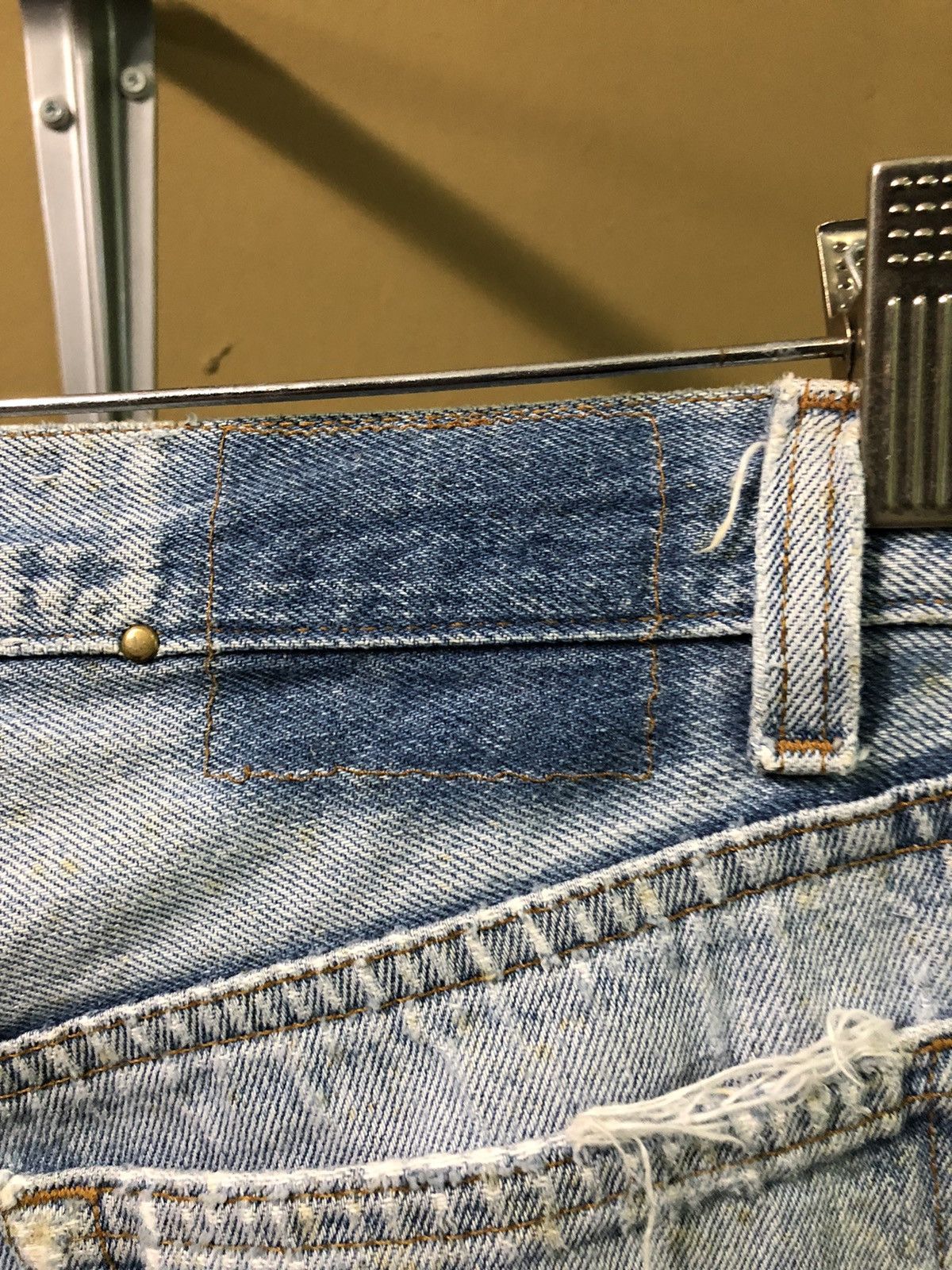 Levi's Vintage Clothing Vintage Levis 501 Distressed Denim Jeans Size US 31 - 12 Thumbnail