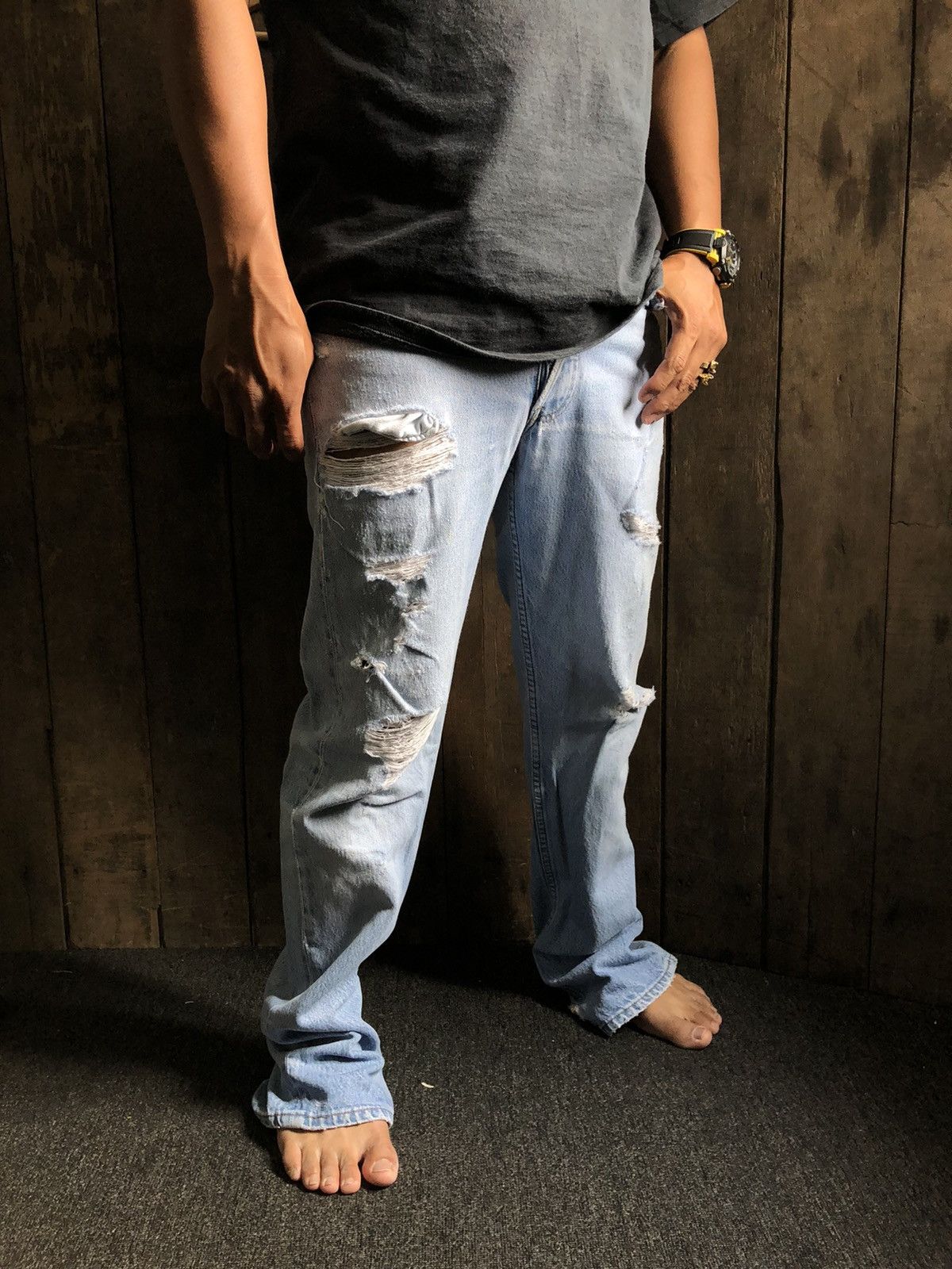Levi's Vintage Clothing Vintage Levis 501 Distressed Denim Jeans Size US 31 - 16 Thumbnail