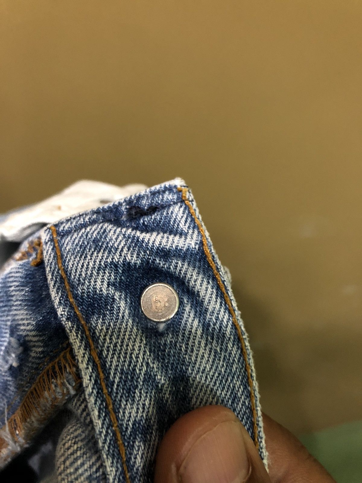 Levi's Vintage Clothing Vintage Levis 501 Distressed Denim Jeans Size US 31 - 14 Thumbnail