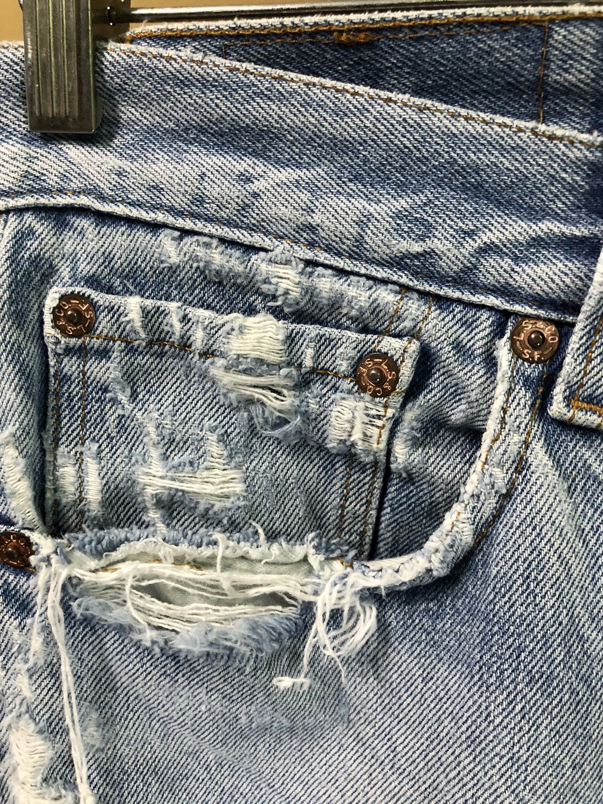 Levi's Vintage Clothing Vintage Levis 501 Distressed Denim Jeans Size US 31 - 6 Thumbnail