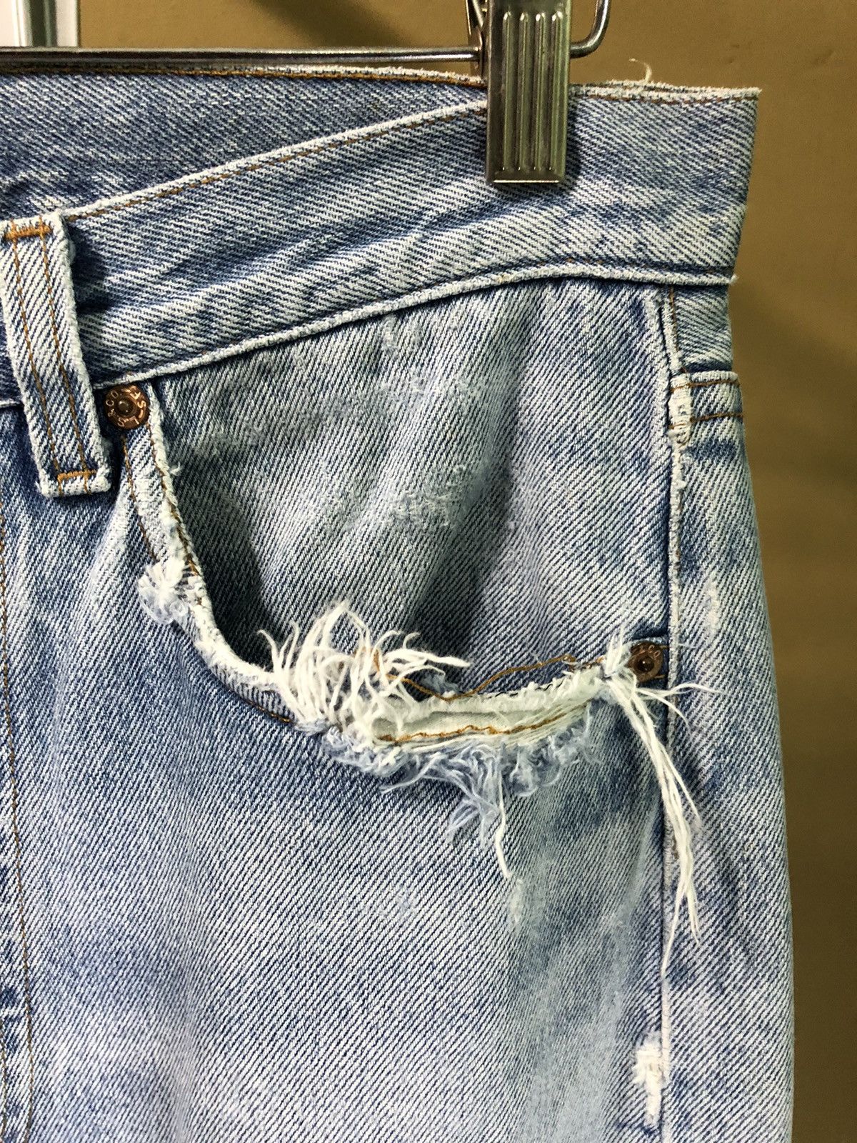 Levi's Vintage Clothing Vintage Levis 501 Distressed Denim Jeans Size US 31 - 7 Thumbnail