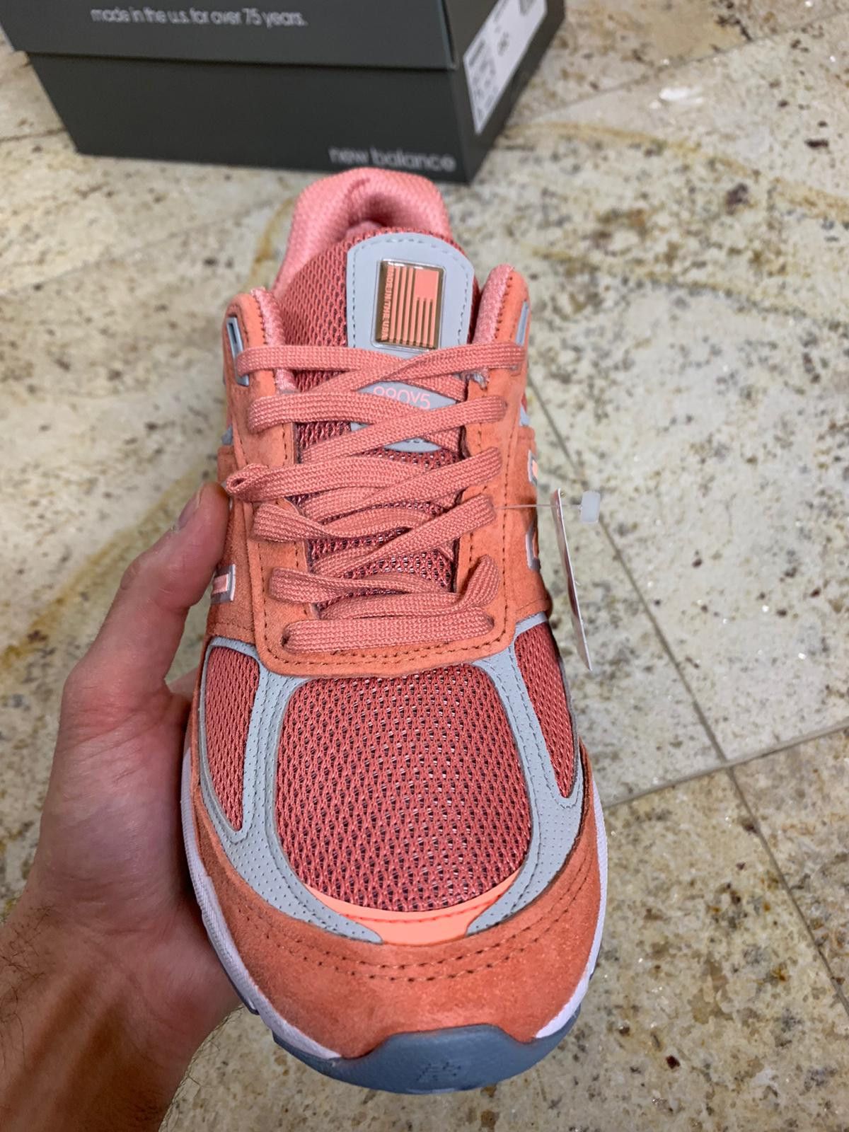 New Balance New Balance 990 v5 in Salmon Size US 7.5 / EU 40-41 - 9 Thumbnail