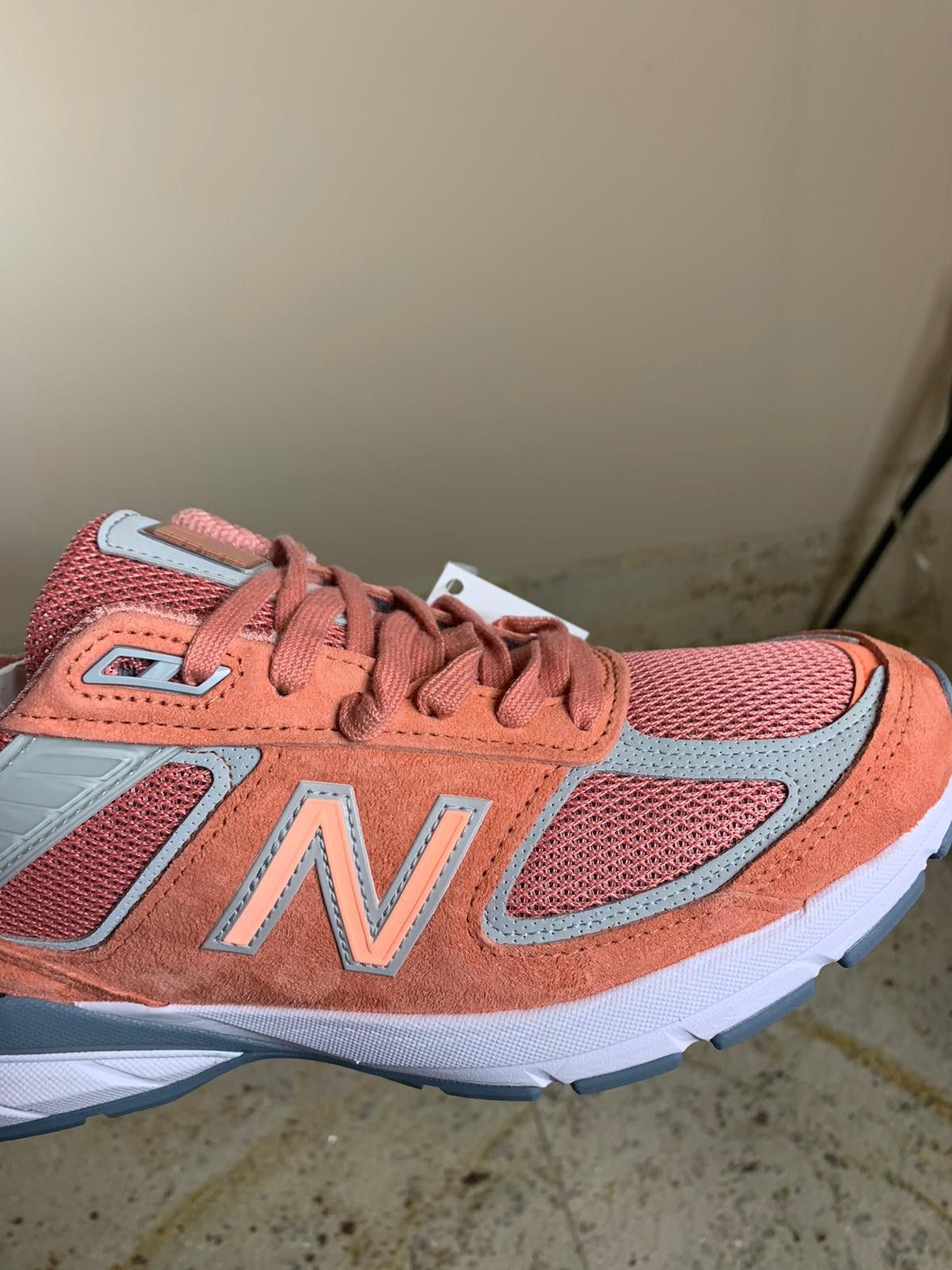New Balance New Balance 990 v5 in Salmon Size US 7.5 / EU 40-41 - 6 Thumbnail