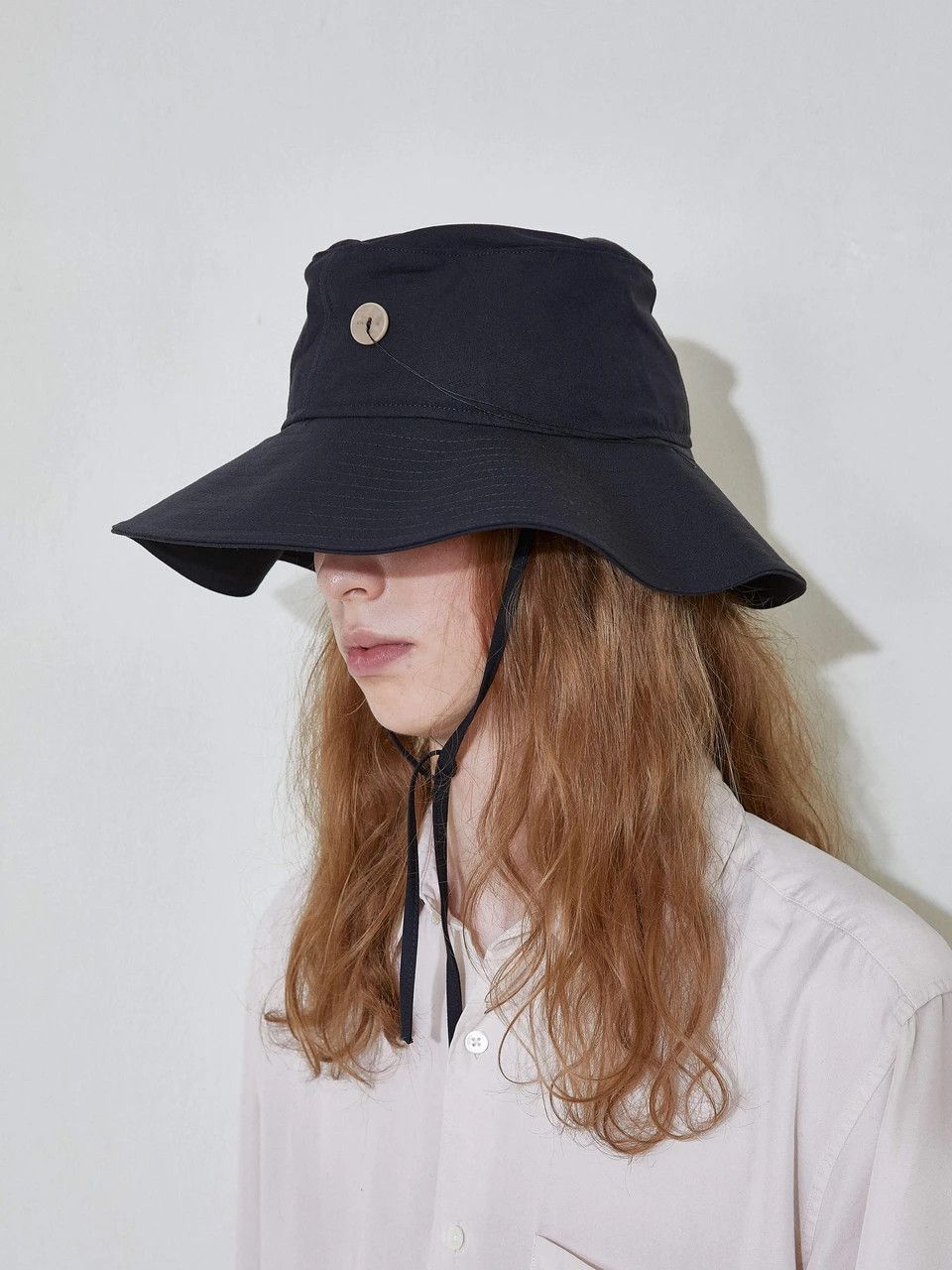 L'Homme Rouge cut hat Size ONE SIZE - 6 Thumbnail