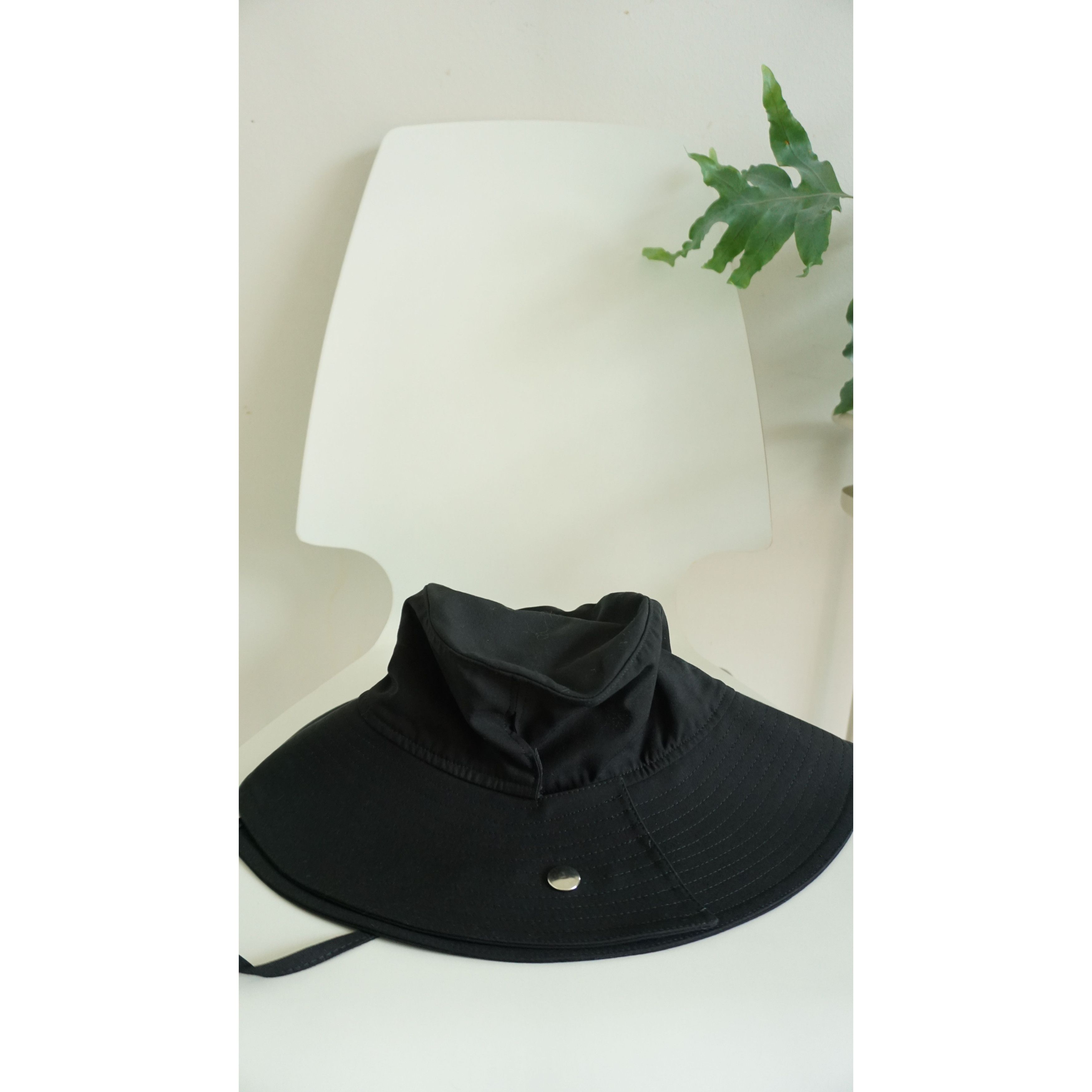 L'Homme Rouge cut hat Size ONE SIZE - 3 Thumbnail