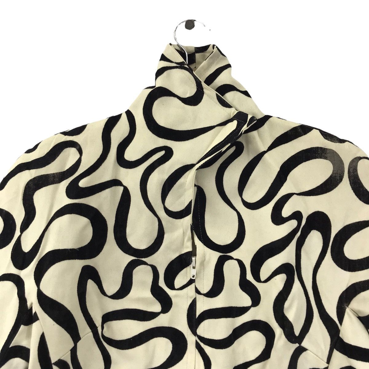 Byblos Vintage BYBLOS Italy Abstract Embroidered Logo Coat Jacket Size US XS / EU 42 / 0 - 2 Thumbnail