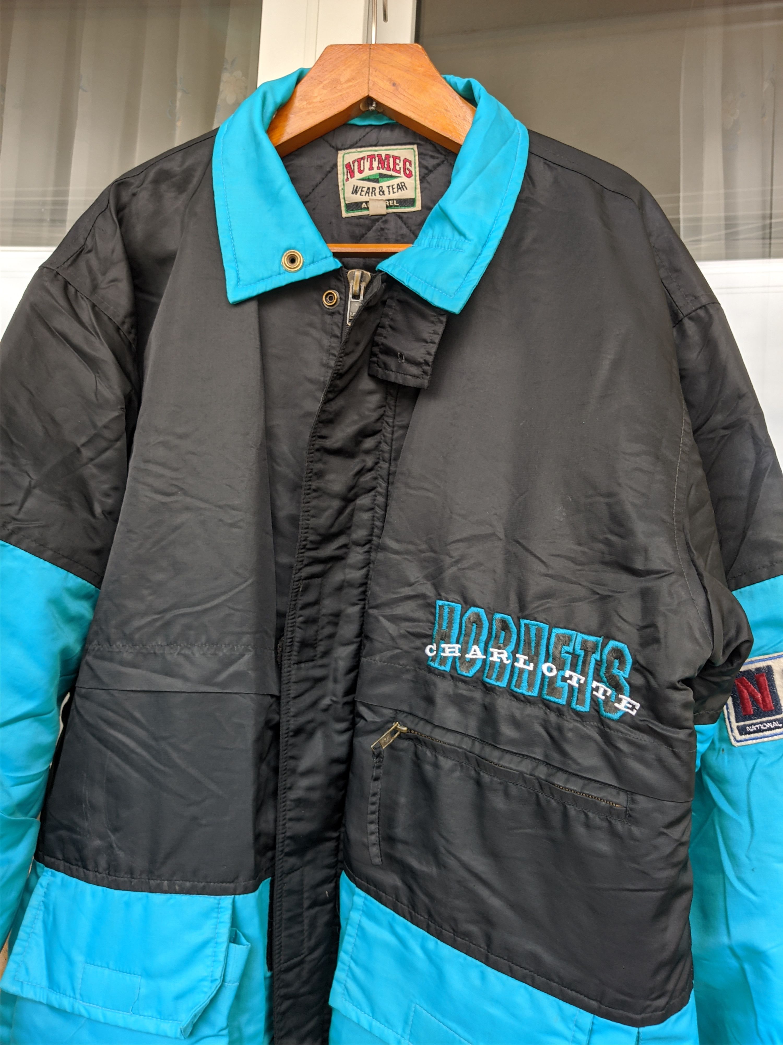 NBA × Nutmeg × Vintage Vintage NBA Charlotte Hornets Jacket Size US M / EU 48-50 / 2 - 3 Thumbnail