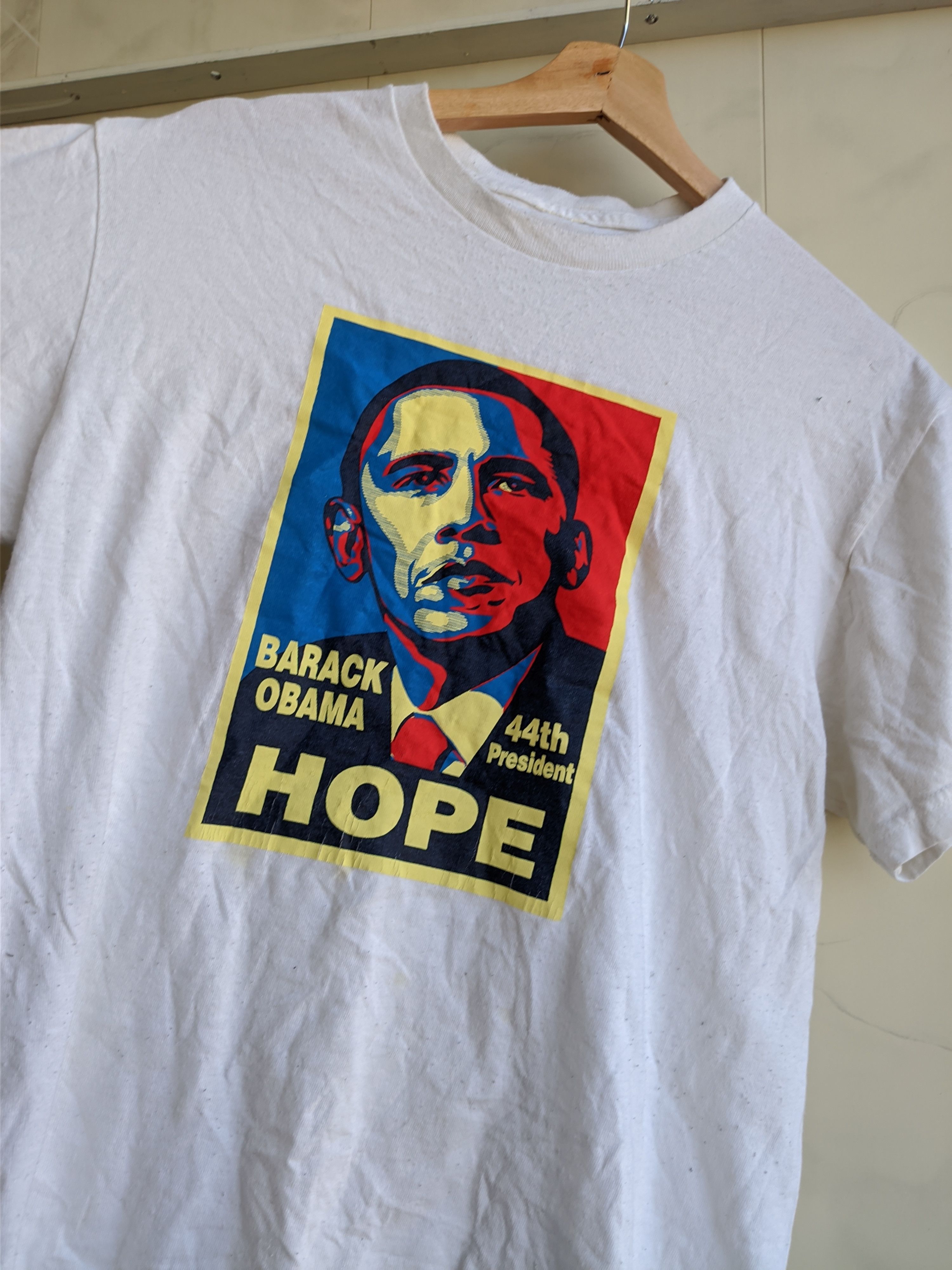 Vintage Barack Obama "Hope" 44th President Tee Size US M / EU 48-50 / 2 - 1 Thumbnail