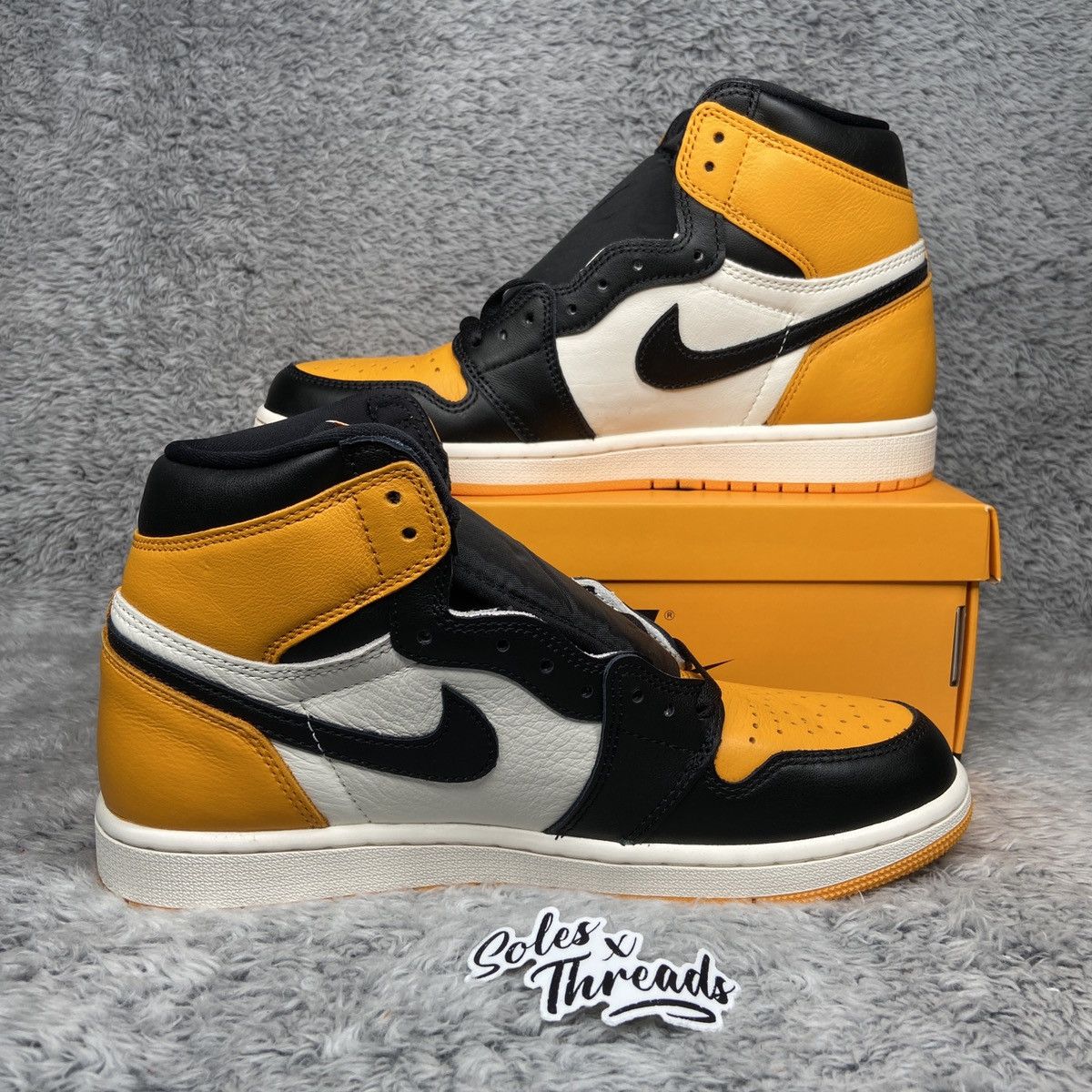 Jordan Brand Air Jordan 1 Retro High OG 'Taxi' Black Sail Men's Size 9.5 Size US 9.5 / EU 42-43 - 2 Thumbnail