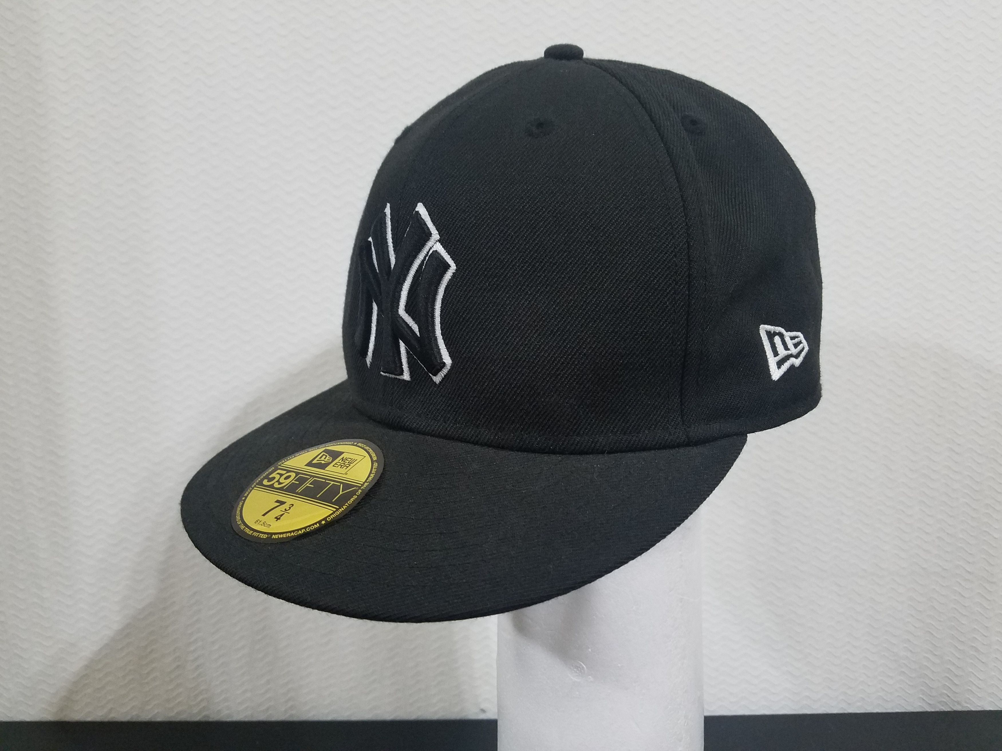 MLB × New Era New York Yankees Mens 7 3/4 Black Baseball Cap Hat Size ONE SIZE - 2 Thumbnail