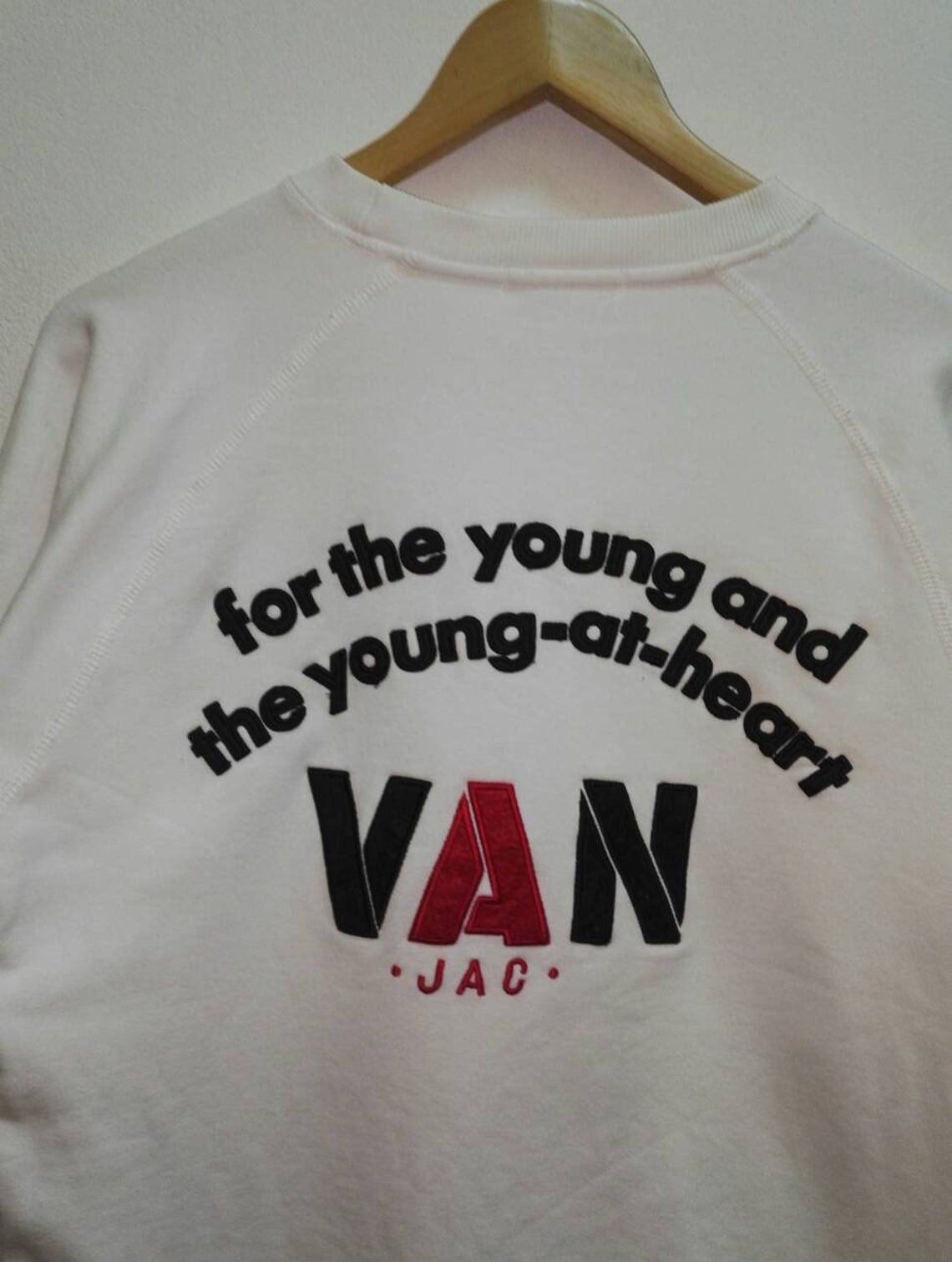 Japanese Brand 🔥Steals🔥 VAN JAC embroidered Big Logo JUMPER (ss265) Size US S / EU 44-46 / 1 - 2 Thumbnail
