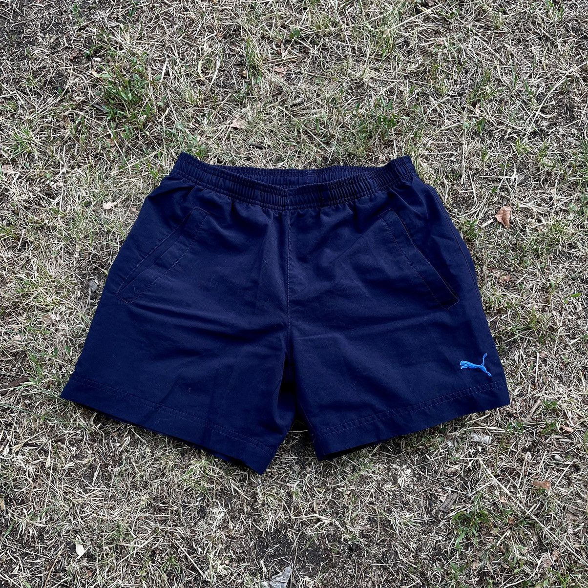 Vintage Vintage 90s Puma Shorts Baggy Streetwear Y2K Navy Faded 30 Size US 30 / EU 46 - 1 Thumbnail