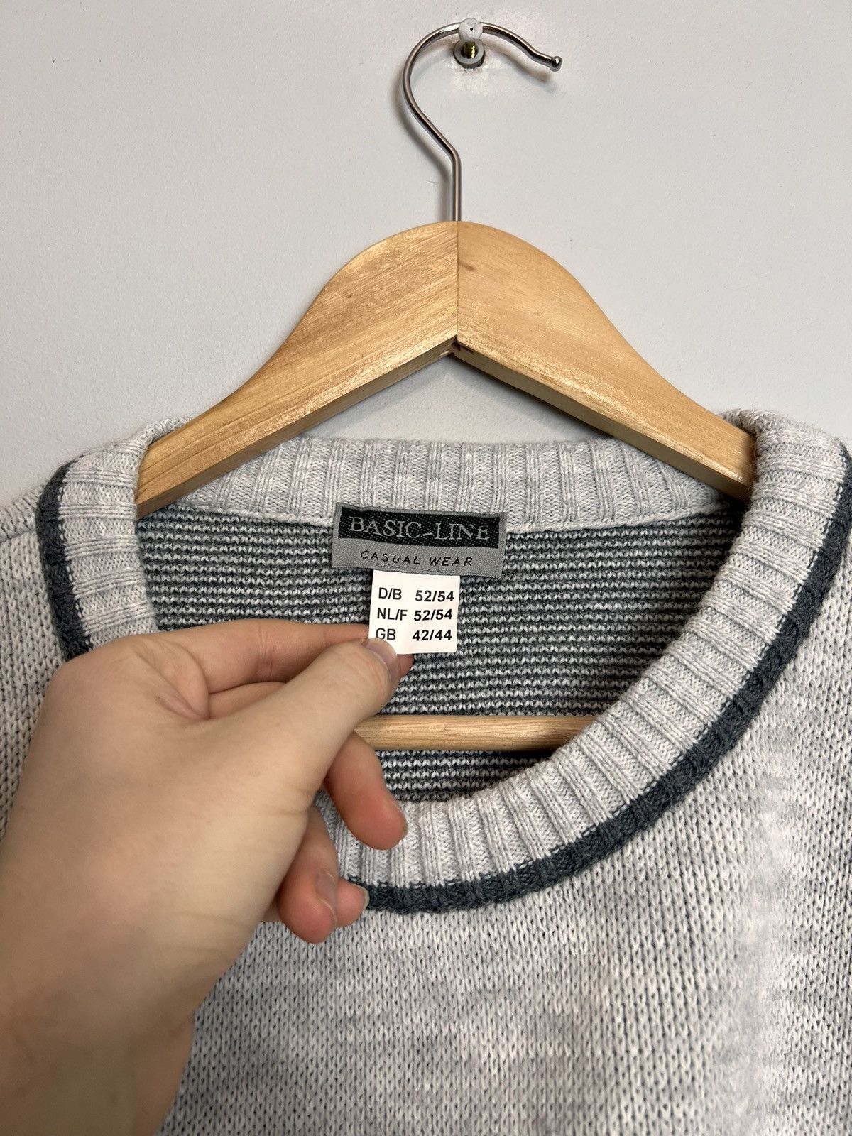 Vintage Vintage Avant Garde Embroided Wolfs Mountain Cable Knit Hype Size US L / EU 52-54 / 3 - 6 Thumbnail