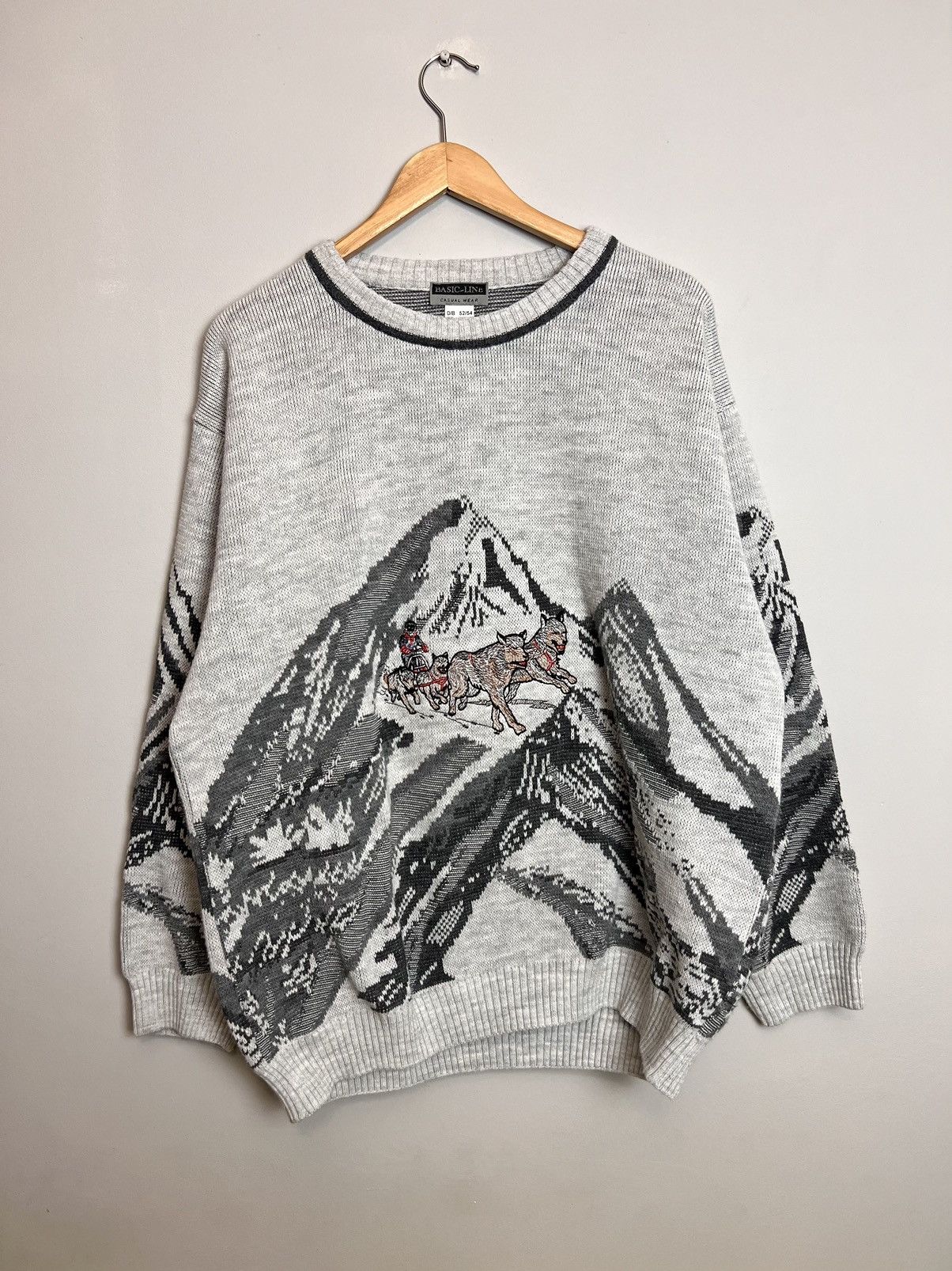 Vintage Vintage Avant Garde Embroided Wolfs Mountain Cable Knit Hype Size US L / EU 52-54 / 3 - 1 Thumbnail