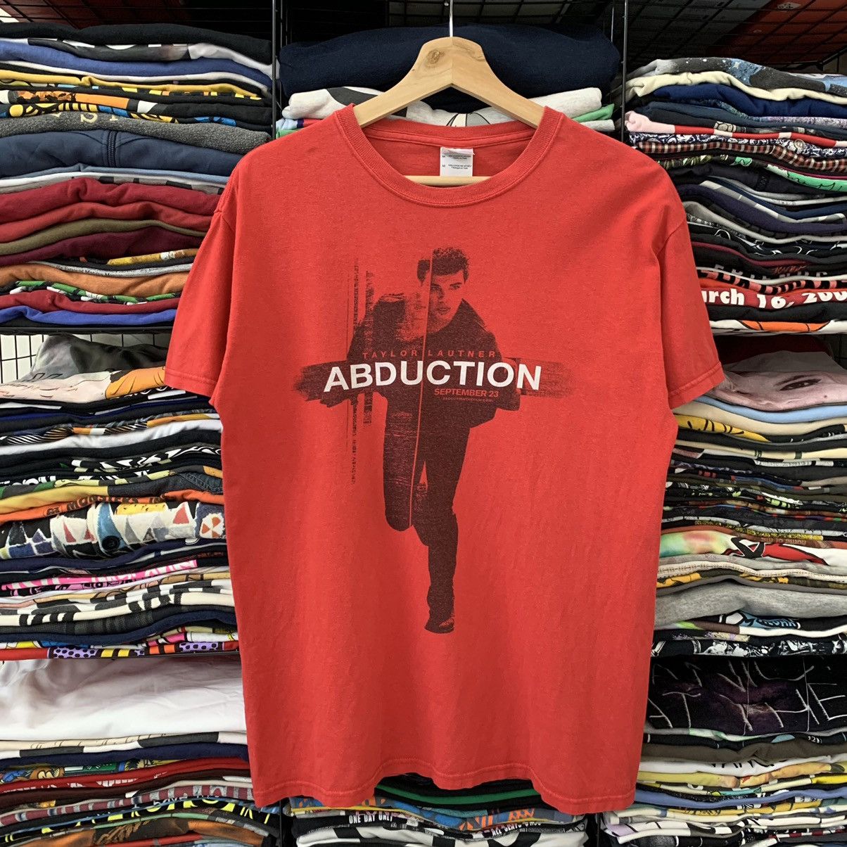 Vintage ABDUCTION VTG MOVIE PROMO TEE (TAYLOR LAUTNER) Size US M / EU 48-50 / 2 - 1 Thumbnail