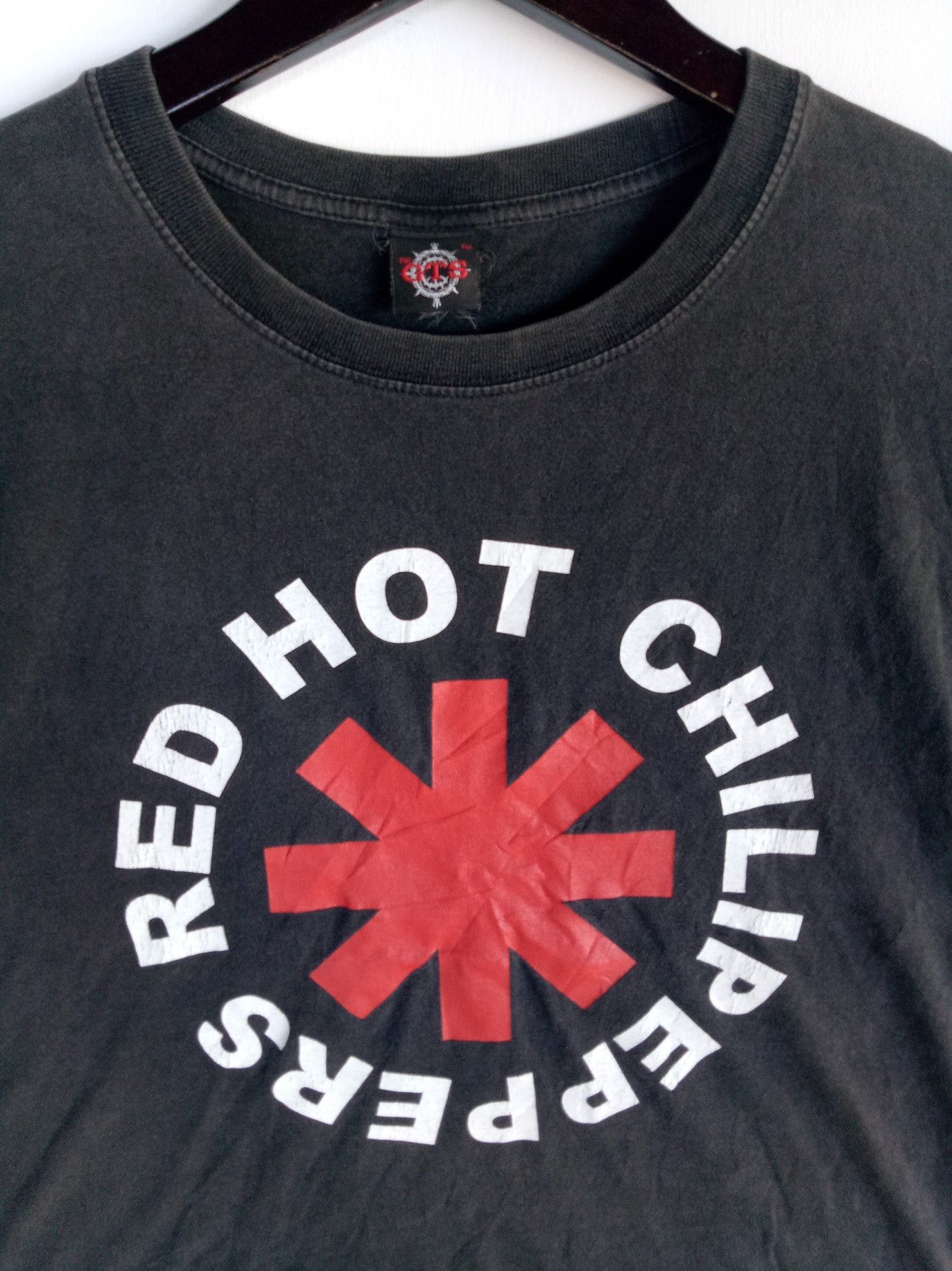 Band Tees Red Hot Chili Peppers funk rock RHCP symbol tee shirt Size US M / EU 48-50 / 2 - 3 Thumbnail