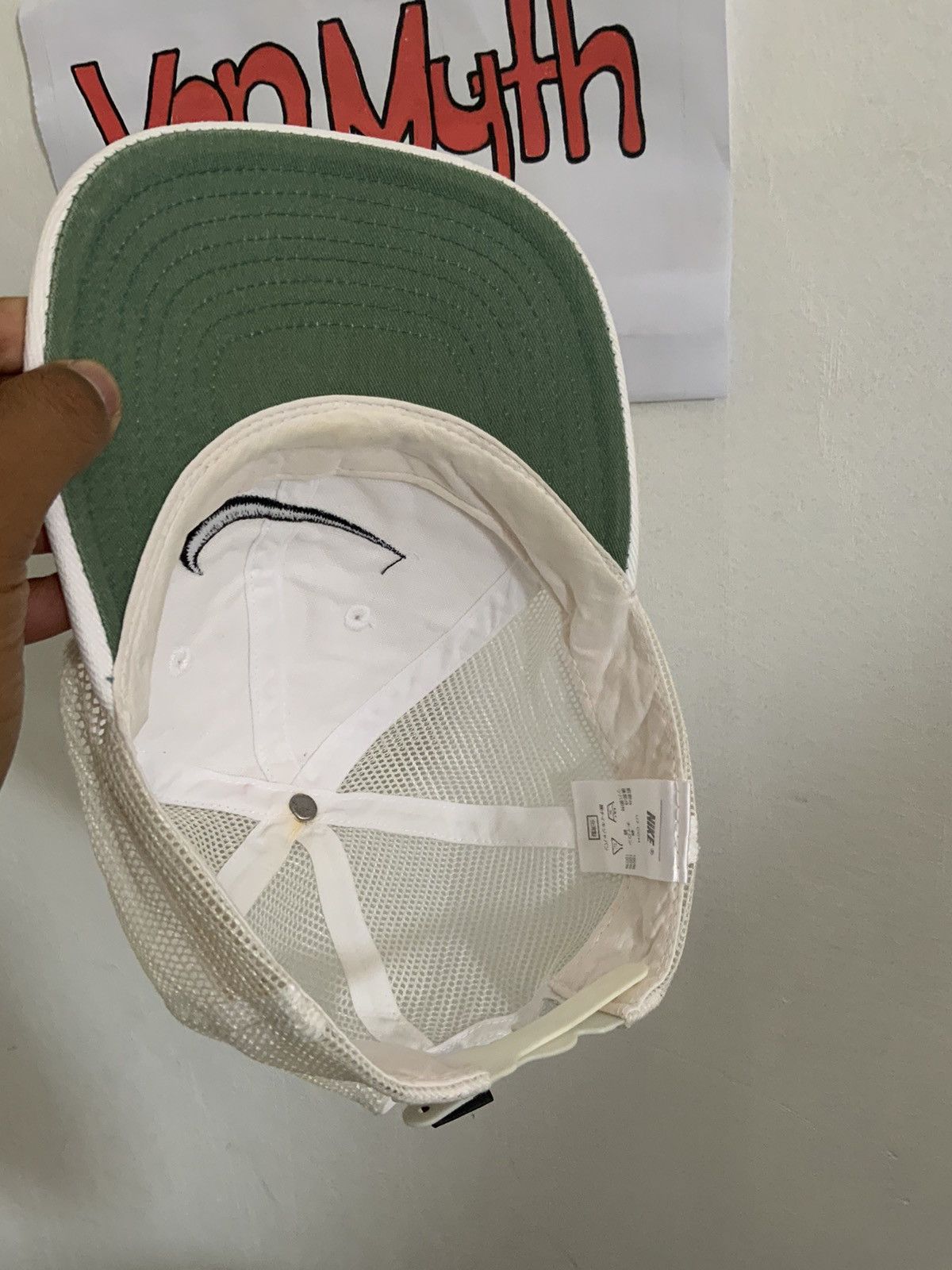 Nike Vintage Nike Swoosh Big Logo Trucker Hat Size ONE SIZE - 10 Thumbnail