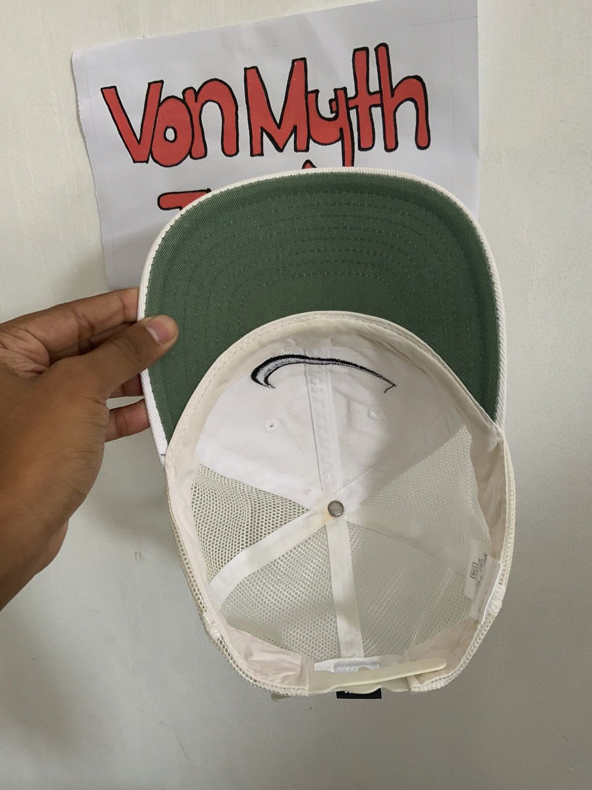 Nike Vintage Nike Swoosh Big Logo Trucker Hat Size ONE SIZE - 9 Thumbnail