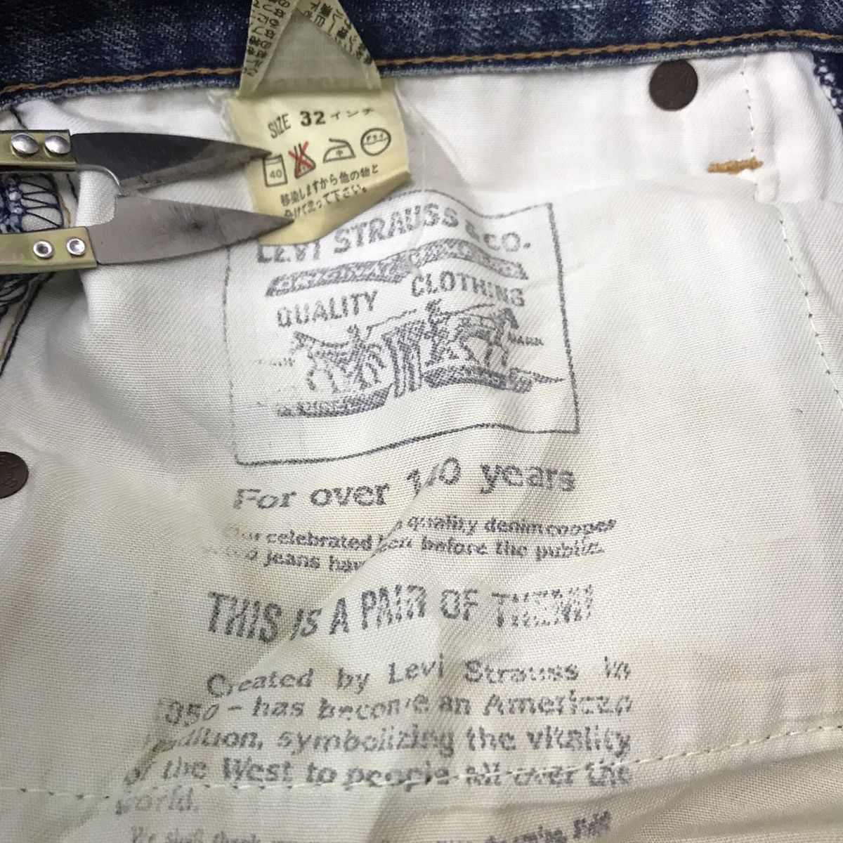 Levi's Vintage Levis 502 Thrashed Denim Selvedge Japan Size US 32 / EU 48 - 21 Thumbnail