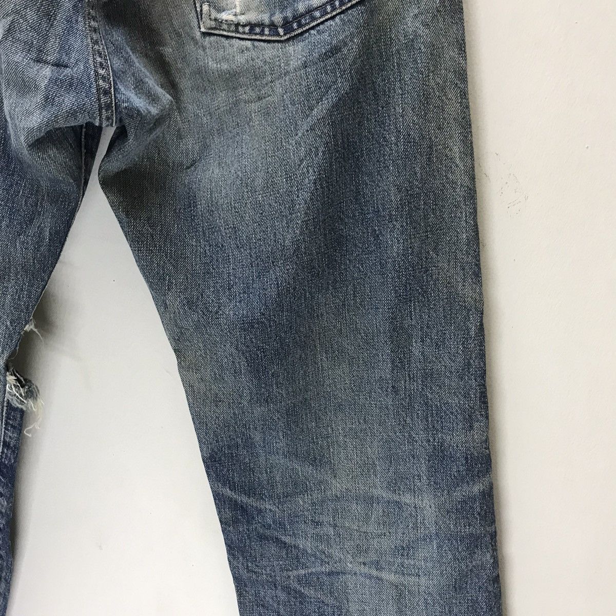 Levi's Vintage Levis 502 Thrashed Denim Selvedge Japan Size US 32 / EU 48 - 14 Thumbnail