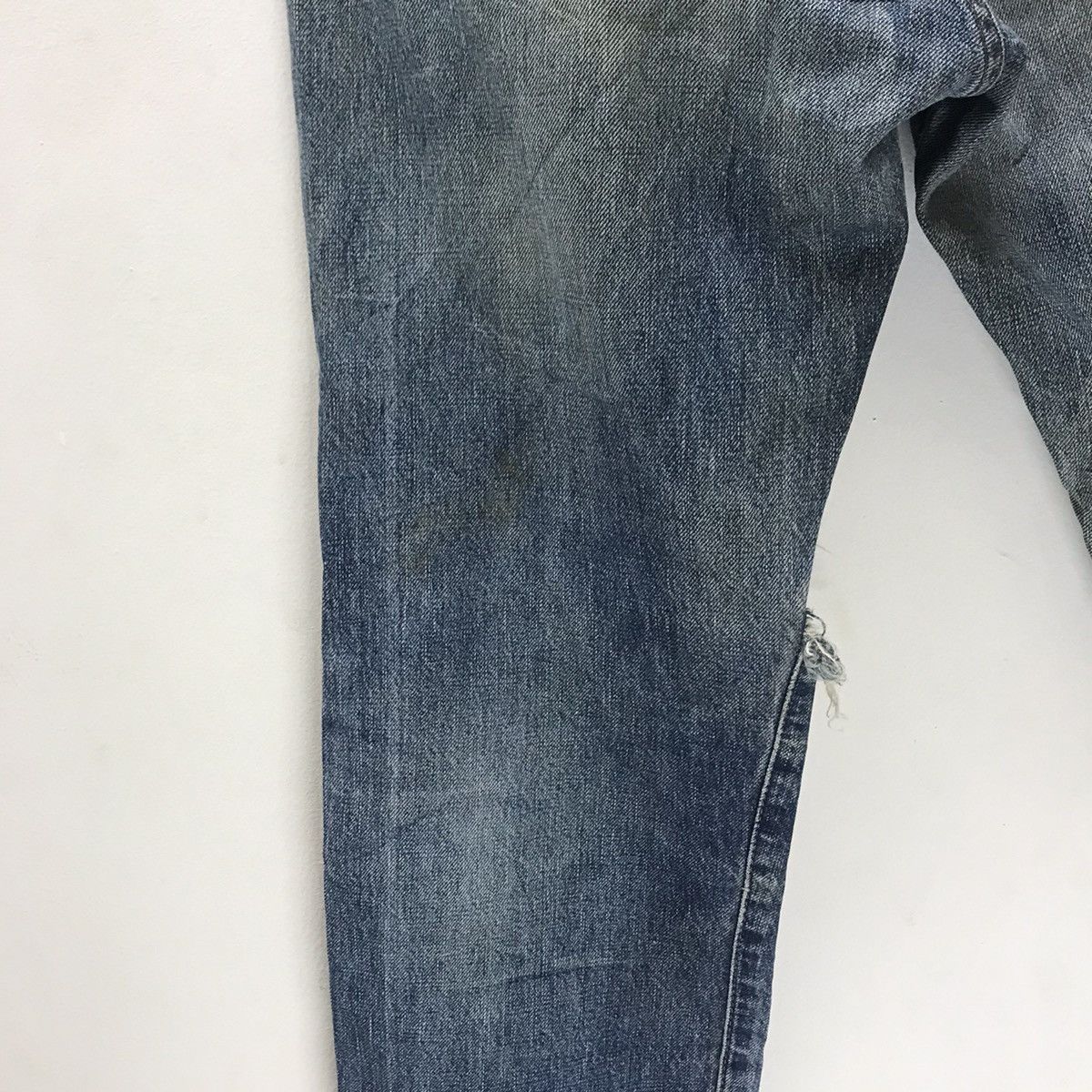 Levi's Vintage Levis 502 Thrashed Denim Selvedge Japan Size US 32 / EU 48 - 13 Thumbnail