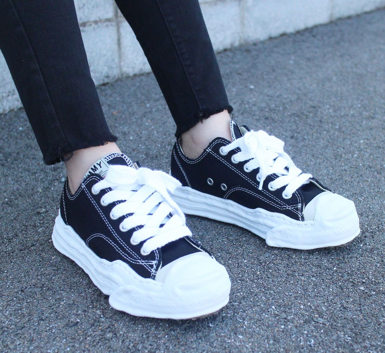 Maison MIHARA YASUHIRO MIHARA YASUHIRO HANK original sole toe cap LOW canvas black Size US 11.5 / EU 44-45 - 11 Thumbnail