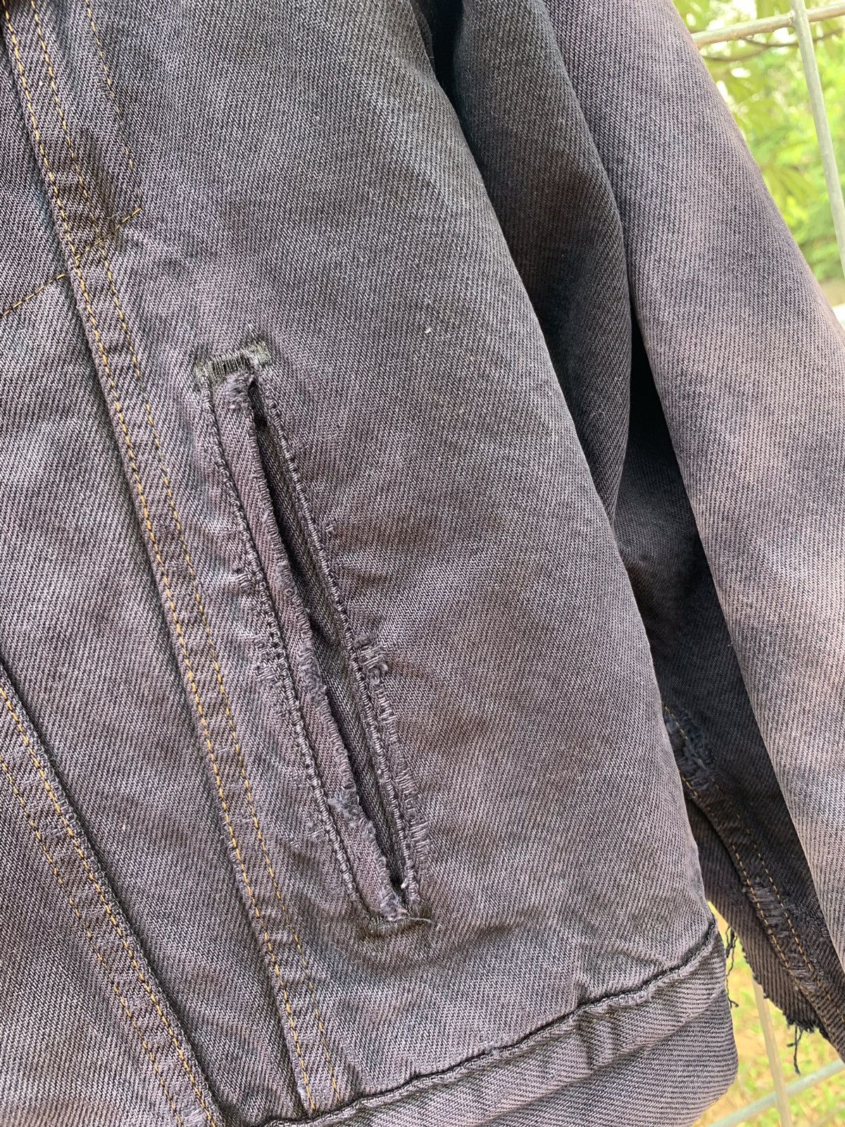 Levi's × Vintage Vintage 90’s Levi’s Trucker Sherpa Distresses Sunfaded Size US S / EU 44-46 / 1 - 4 Thumbnail