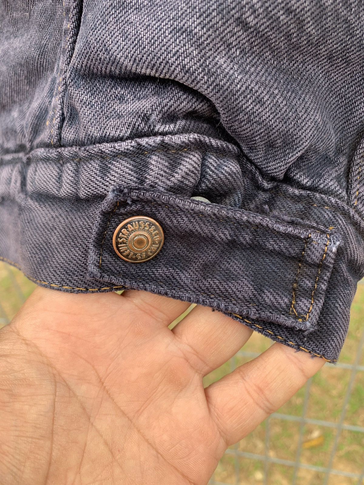 Levi's × Vintage Vintage 90’s Levi’s Trucker Sherpa Distresses Sunfaded Size US S / EU 44-46 / 1 - 12 Thumbnail