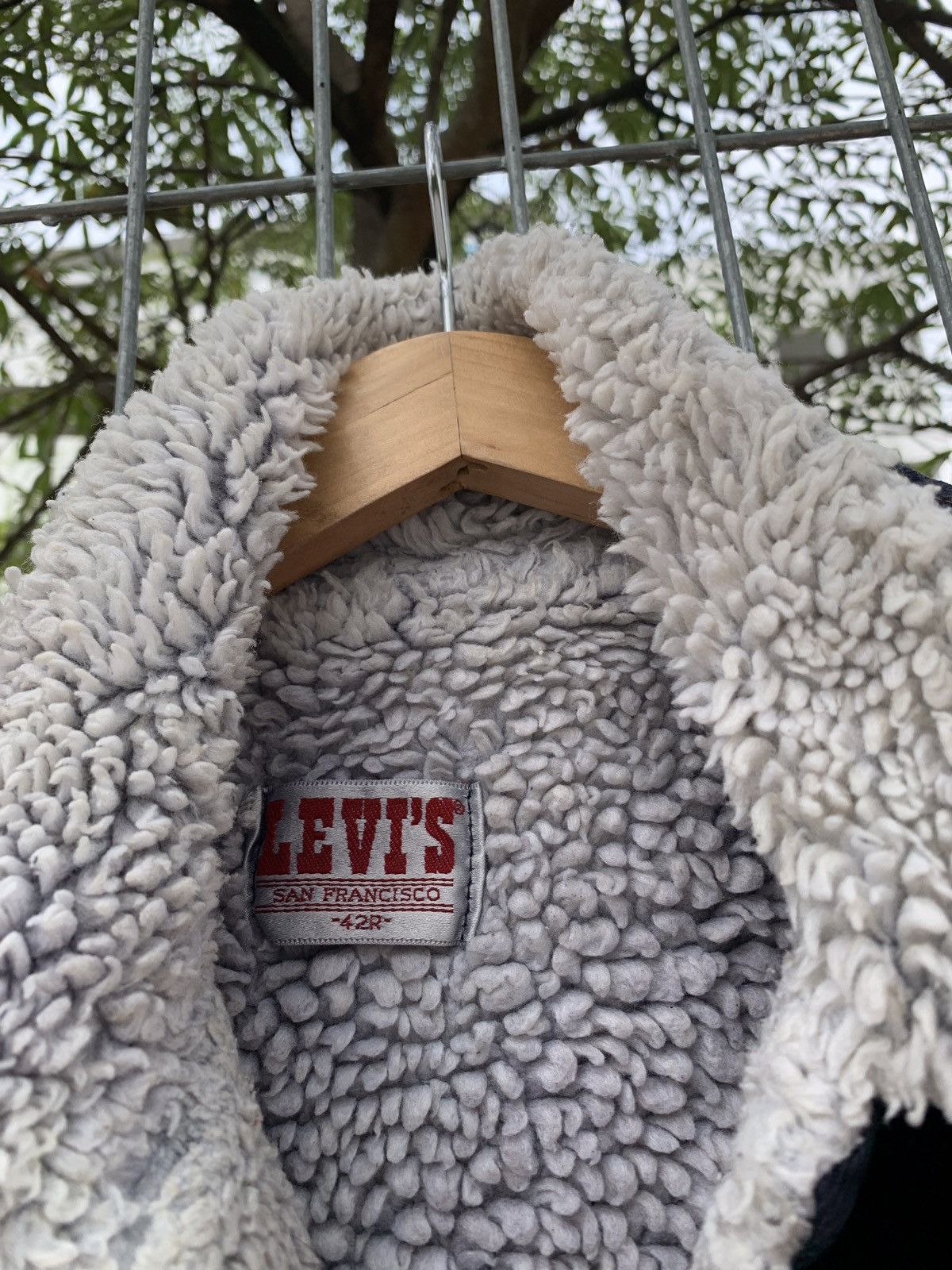 Levi's × Vintage Vintage 90’s Levi’s Trucker Sherpa Distresses Sunfaded Size US S / EU 44-46 / 1 - 6 Thumbnail